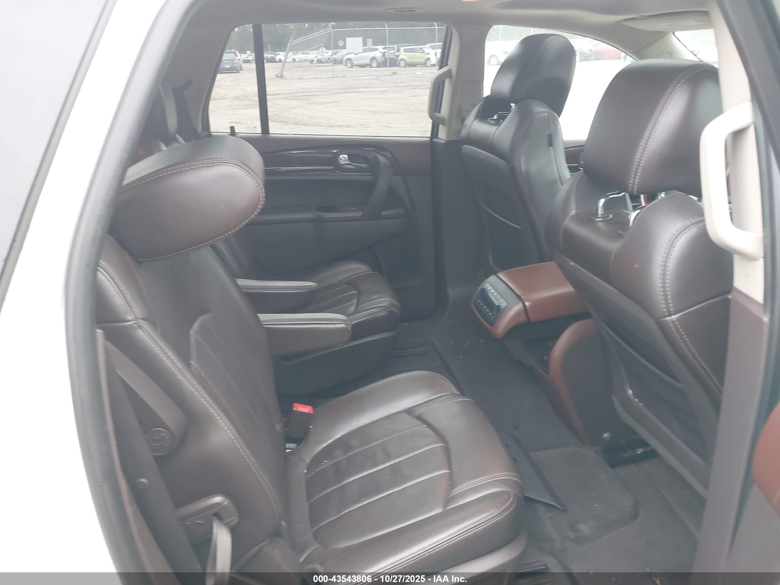 BUICK ENCLAVE image 8