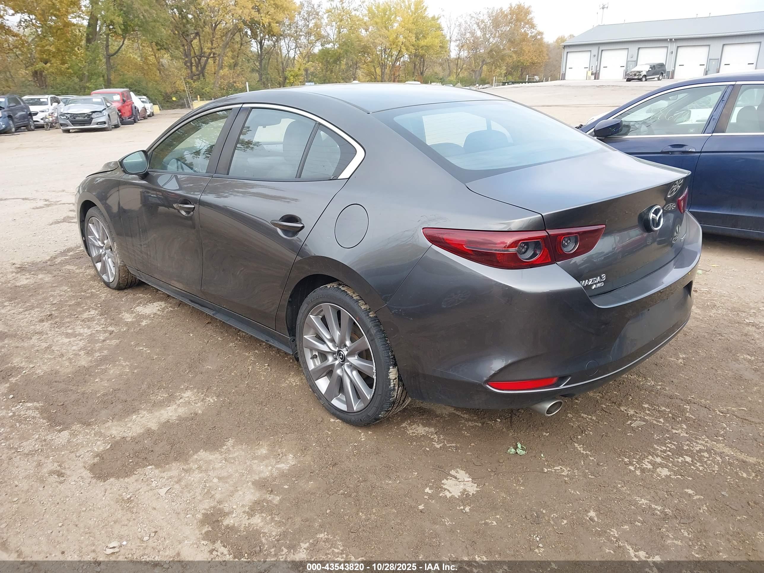 MAZDA MAZDA3 image 3