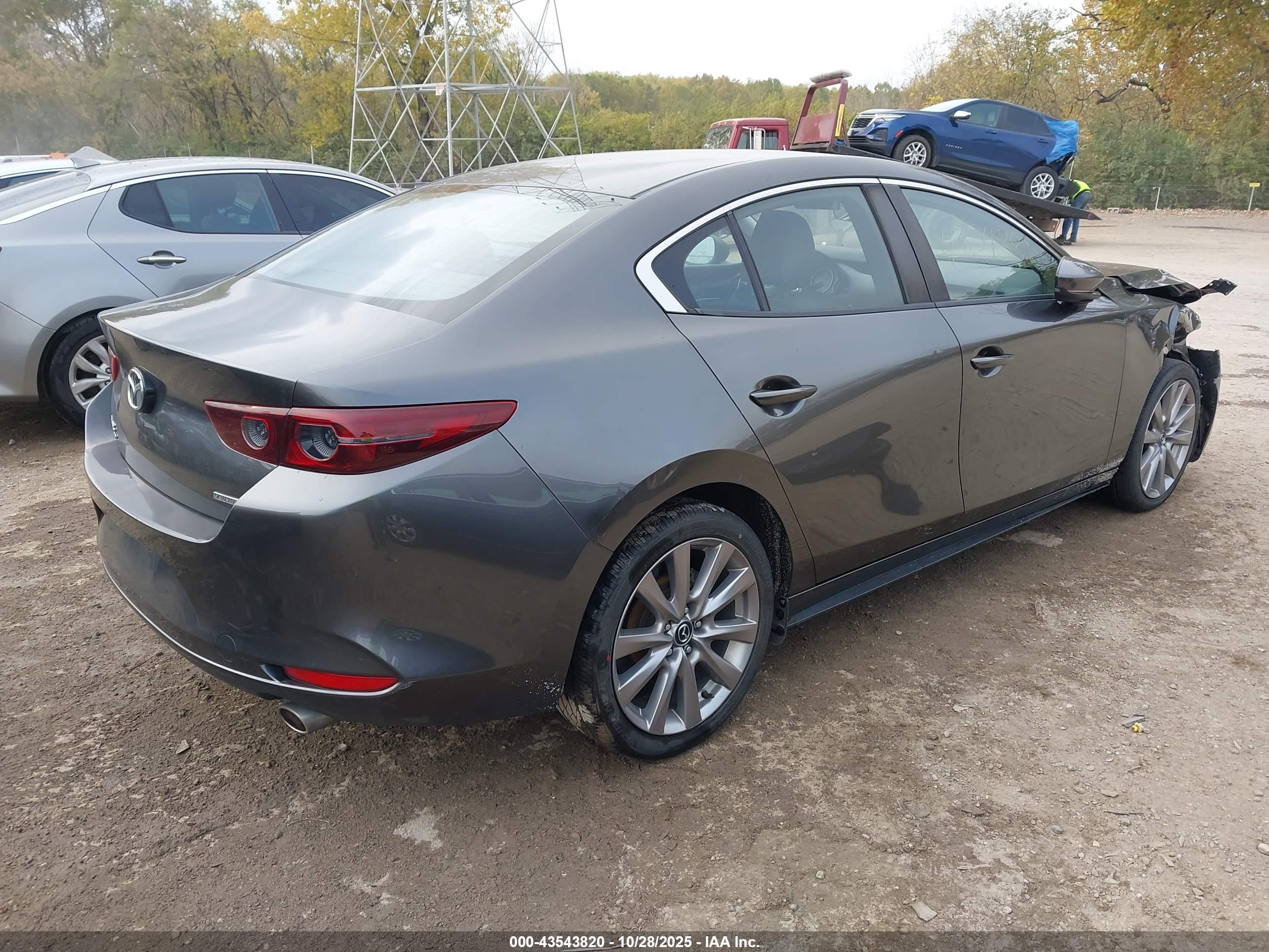 MAZDA MAZDA3 image 4