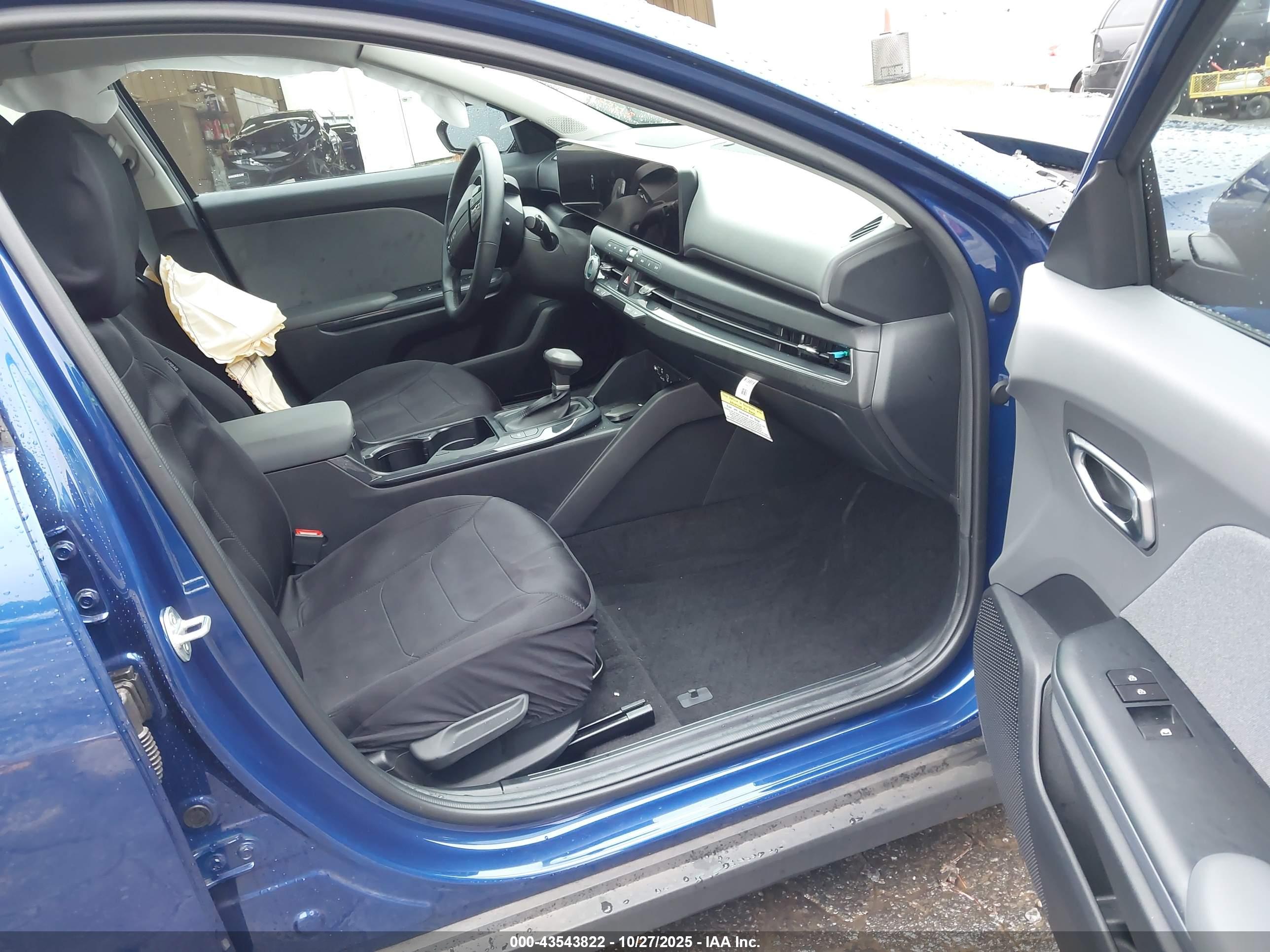 KIA K4 image 5