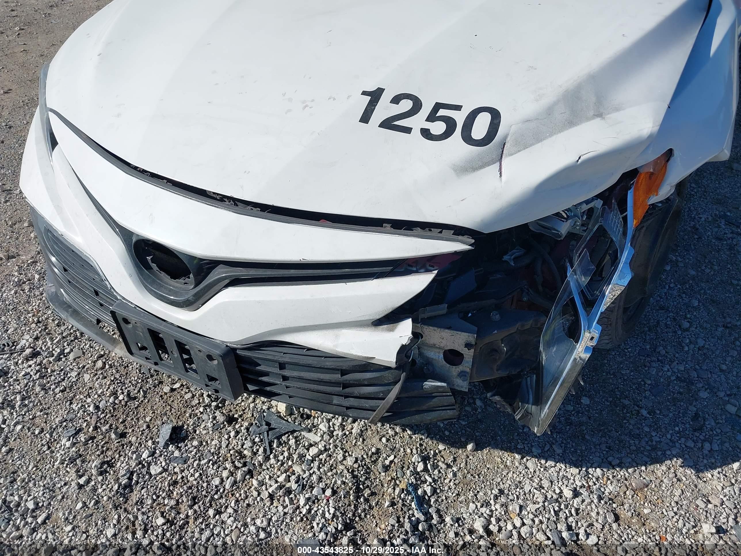 TOYOTA CAMRY image 6