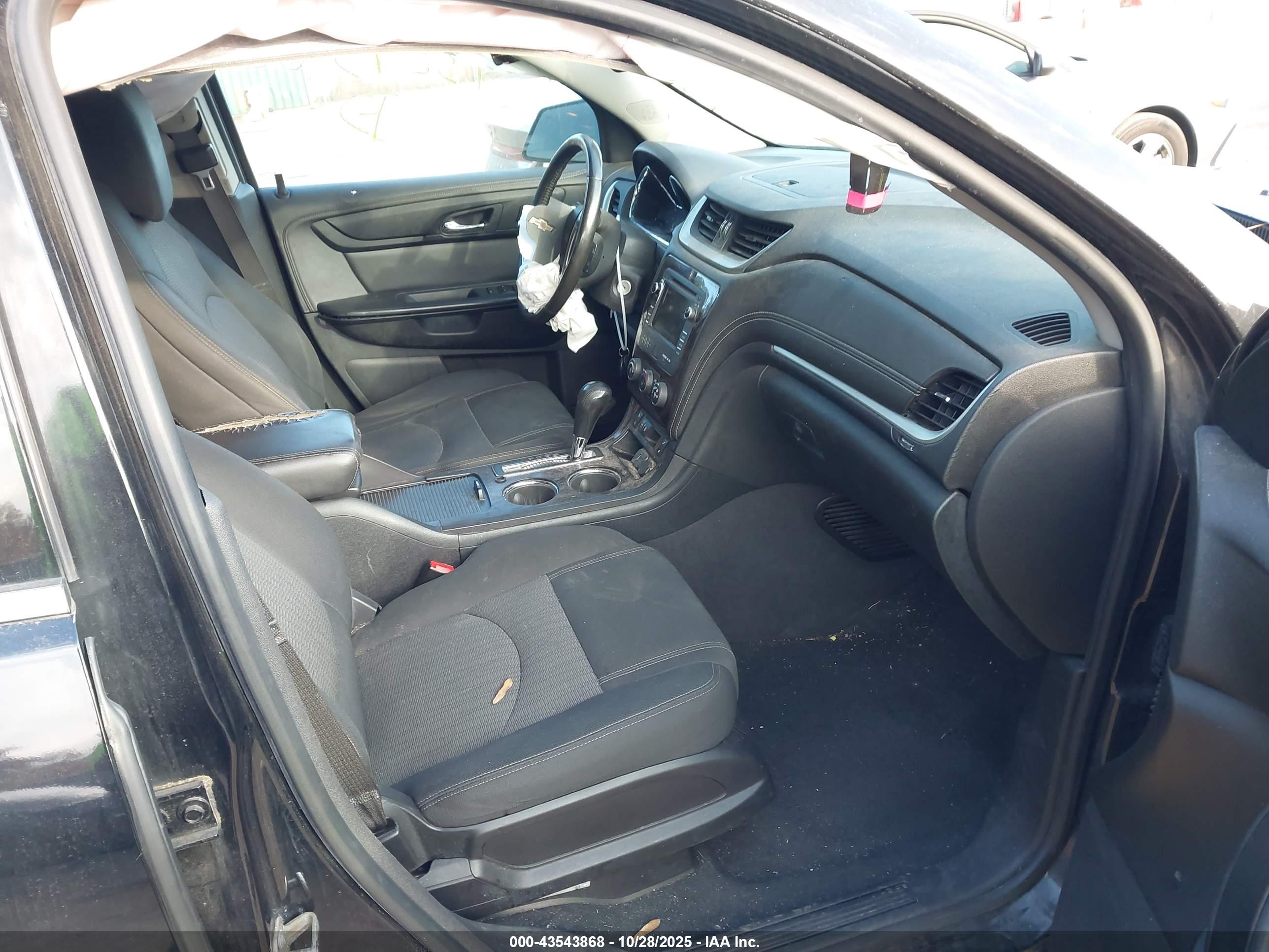 CHEVROLET TRAVERSE image 5