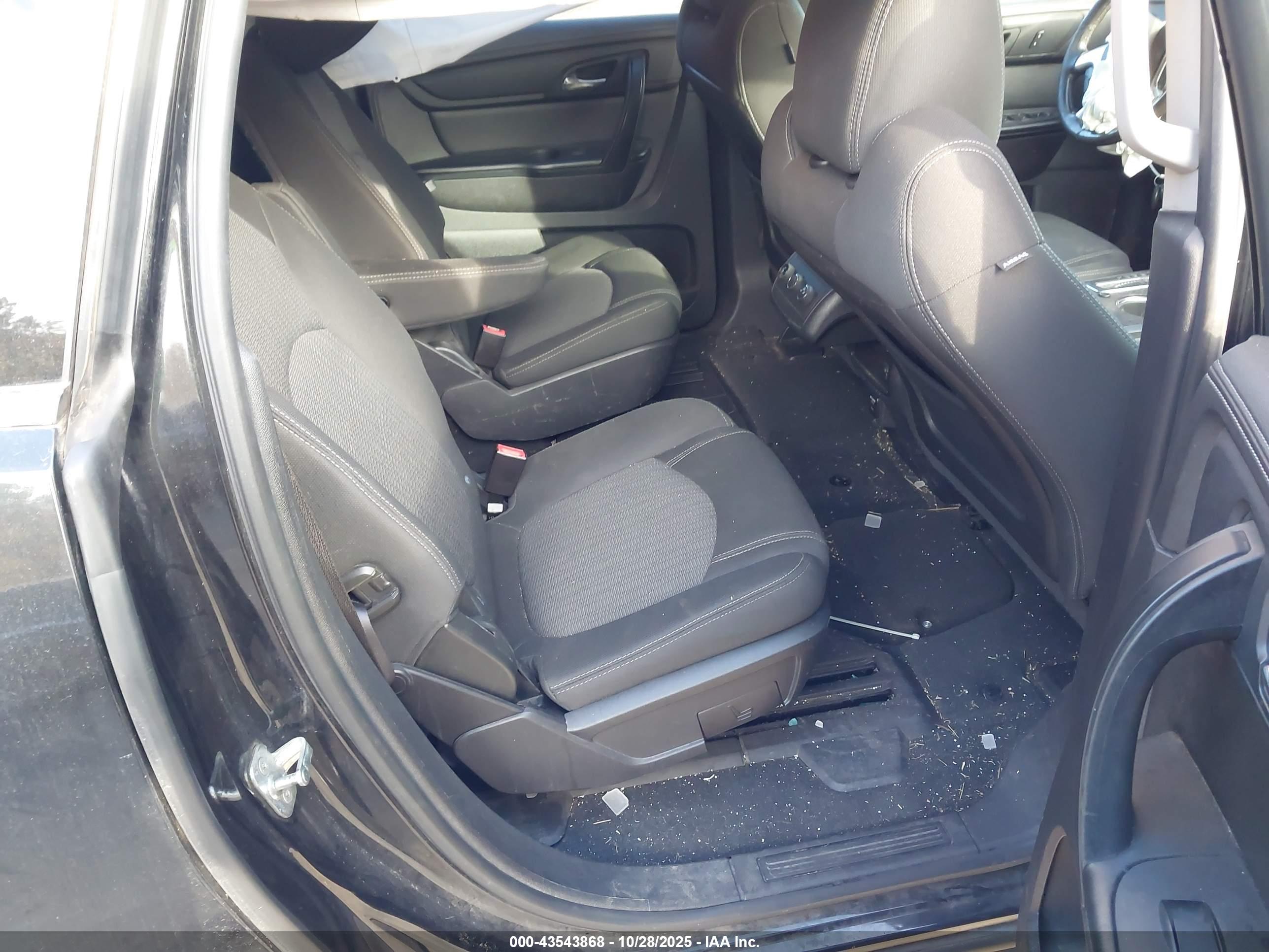 CHEVROLET TRAVERSE image 8
