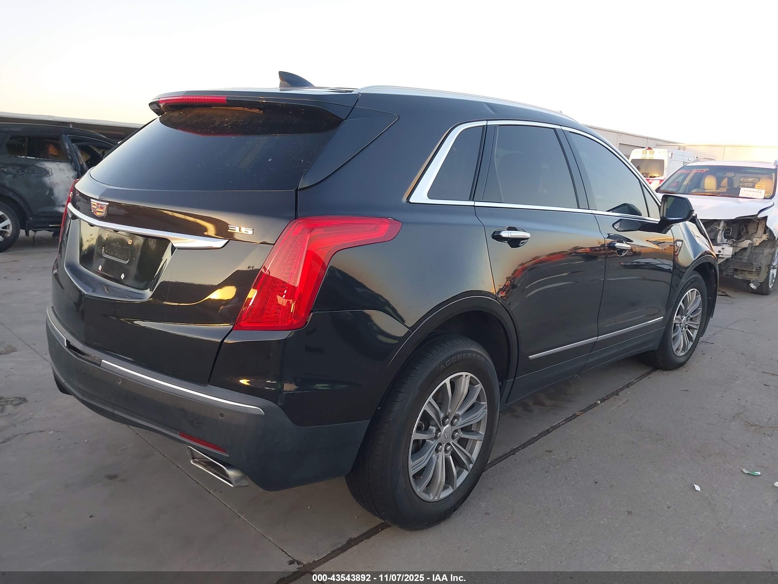 CADILLAC XT5 image 4