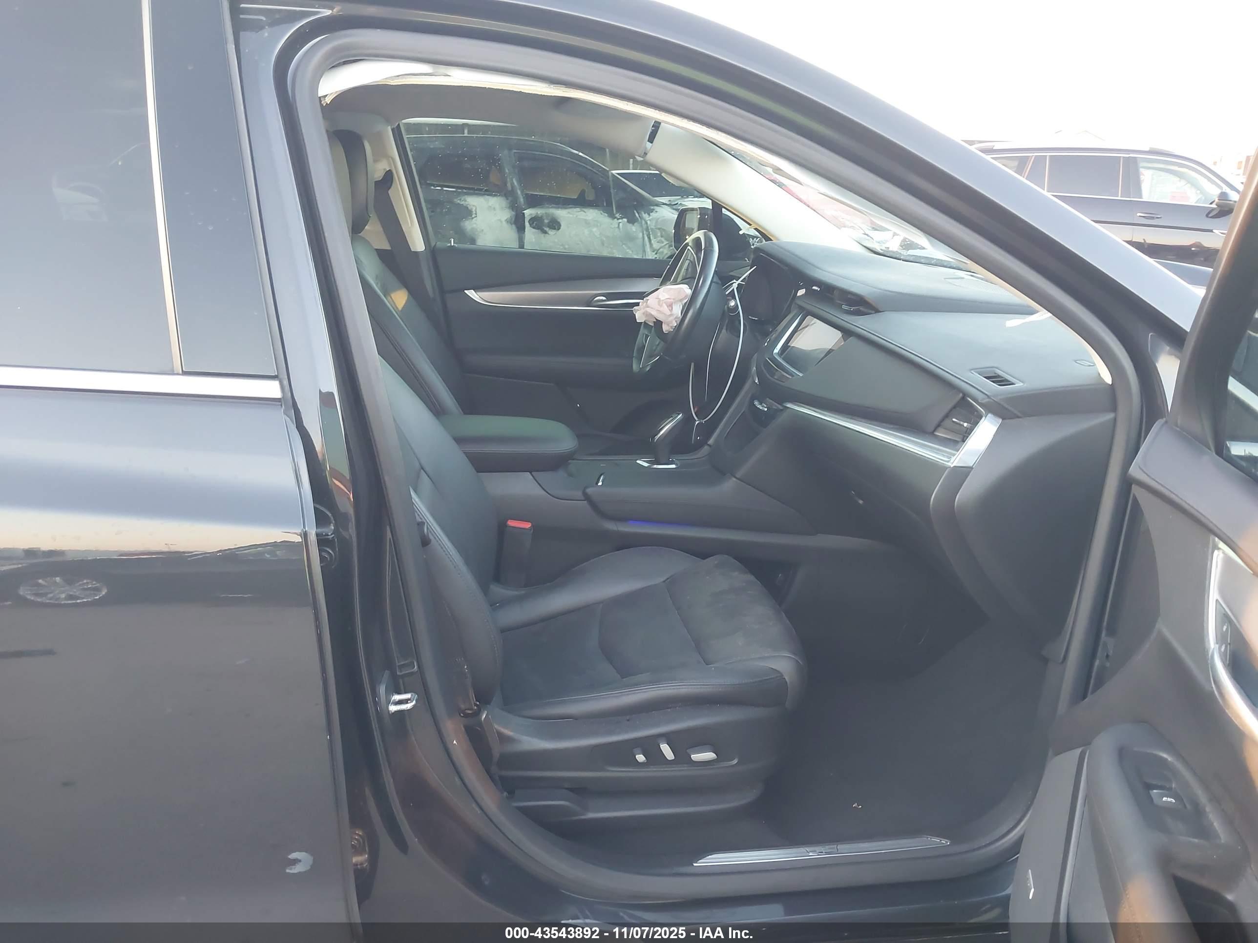 CADILLAC XT5 image 5
