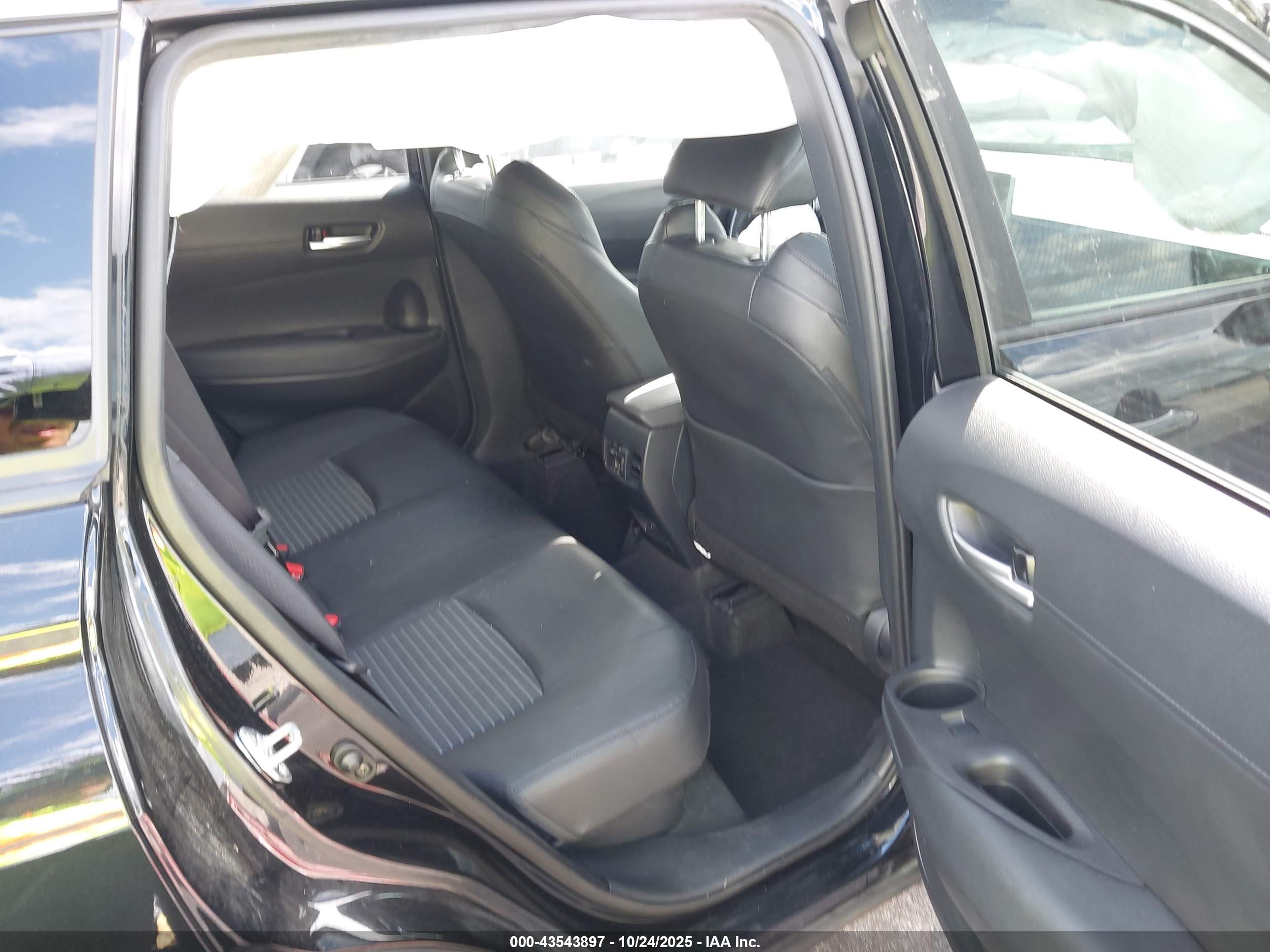 TOYOTA COROLLA image 8