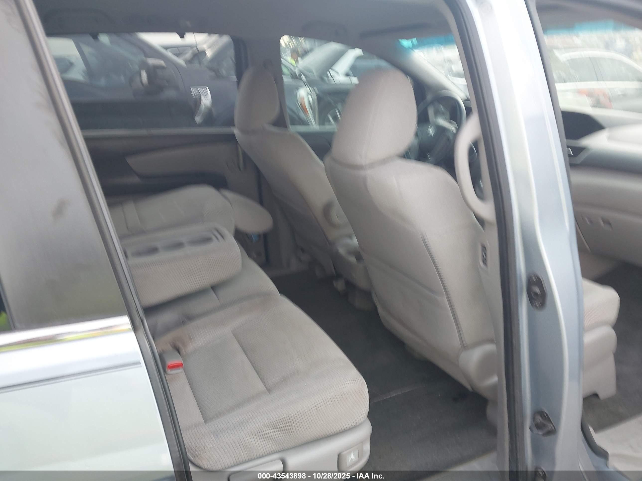 HONDA ODYSSEY image 8