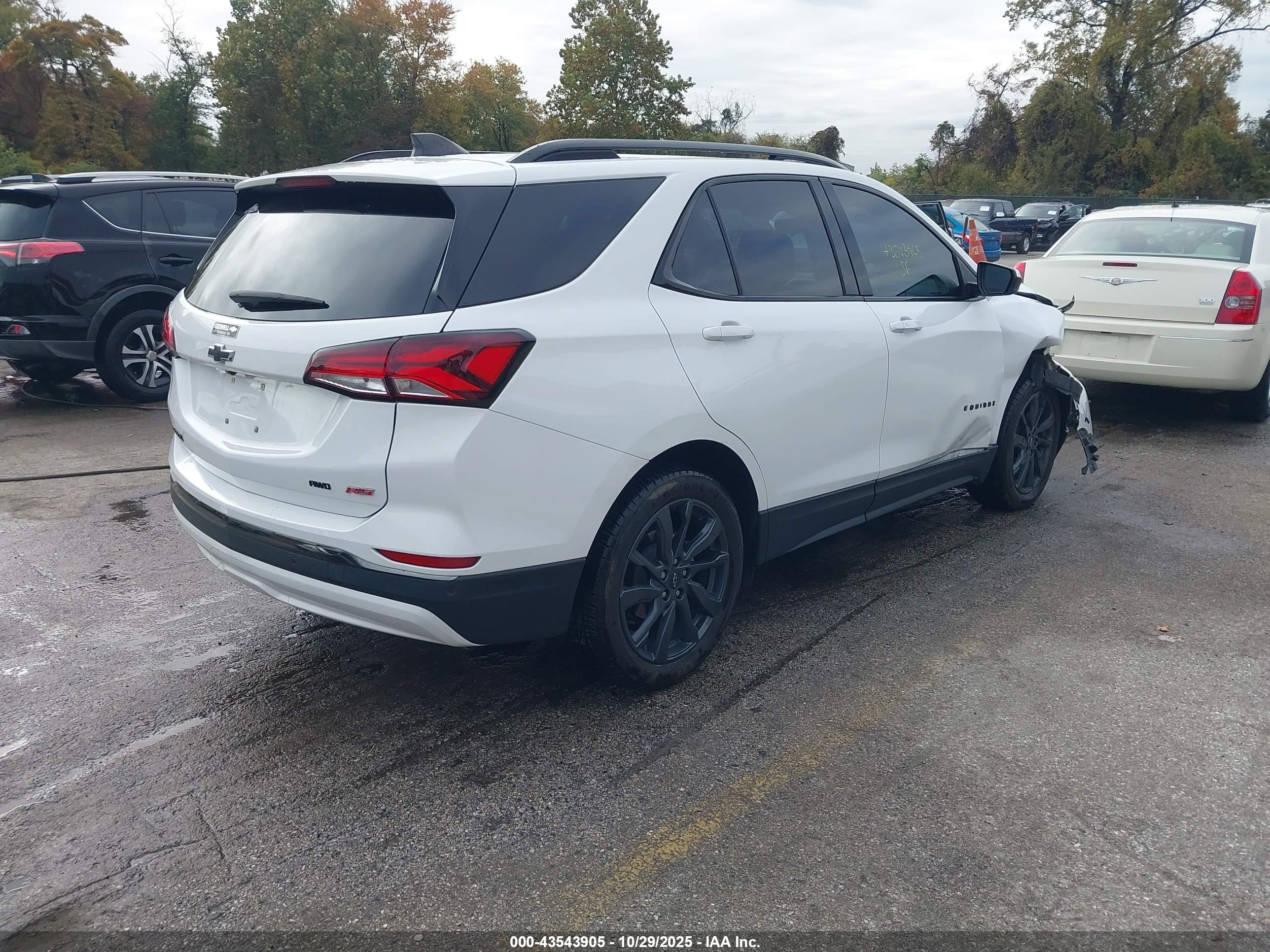 CHEVROLET EQUINOX image 4