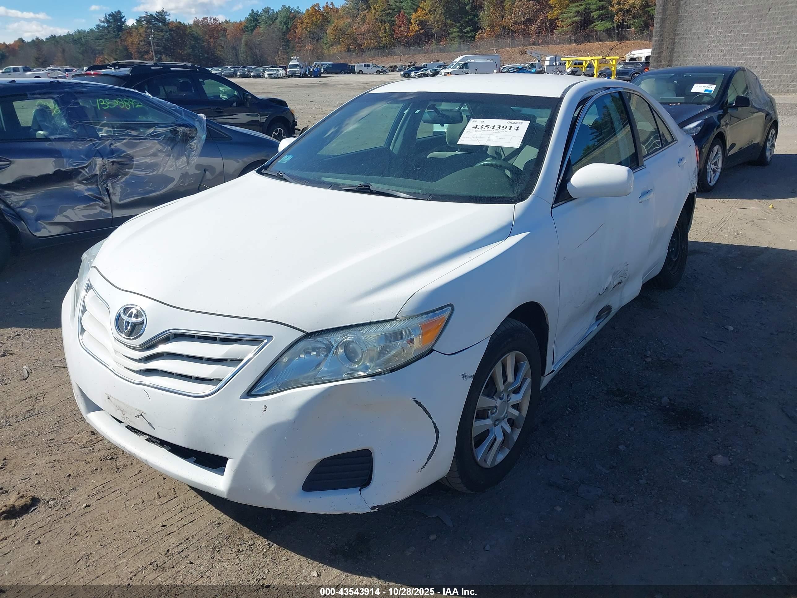 TOYOTA CAMRY image 2
