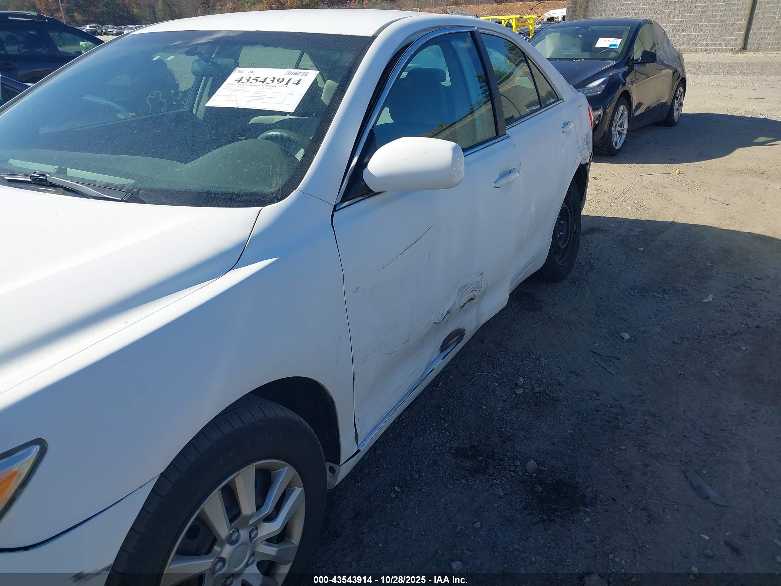 TOYOTA CAMRY image 6