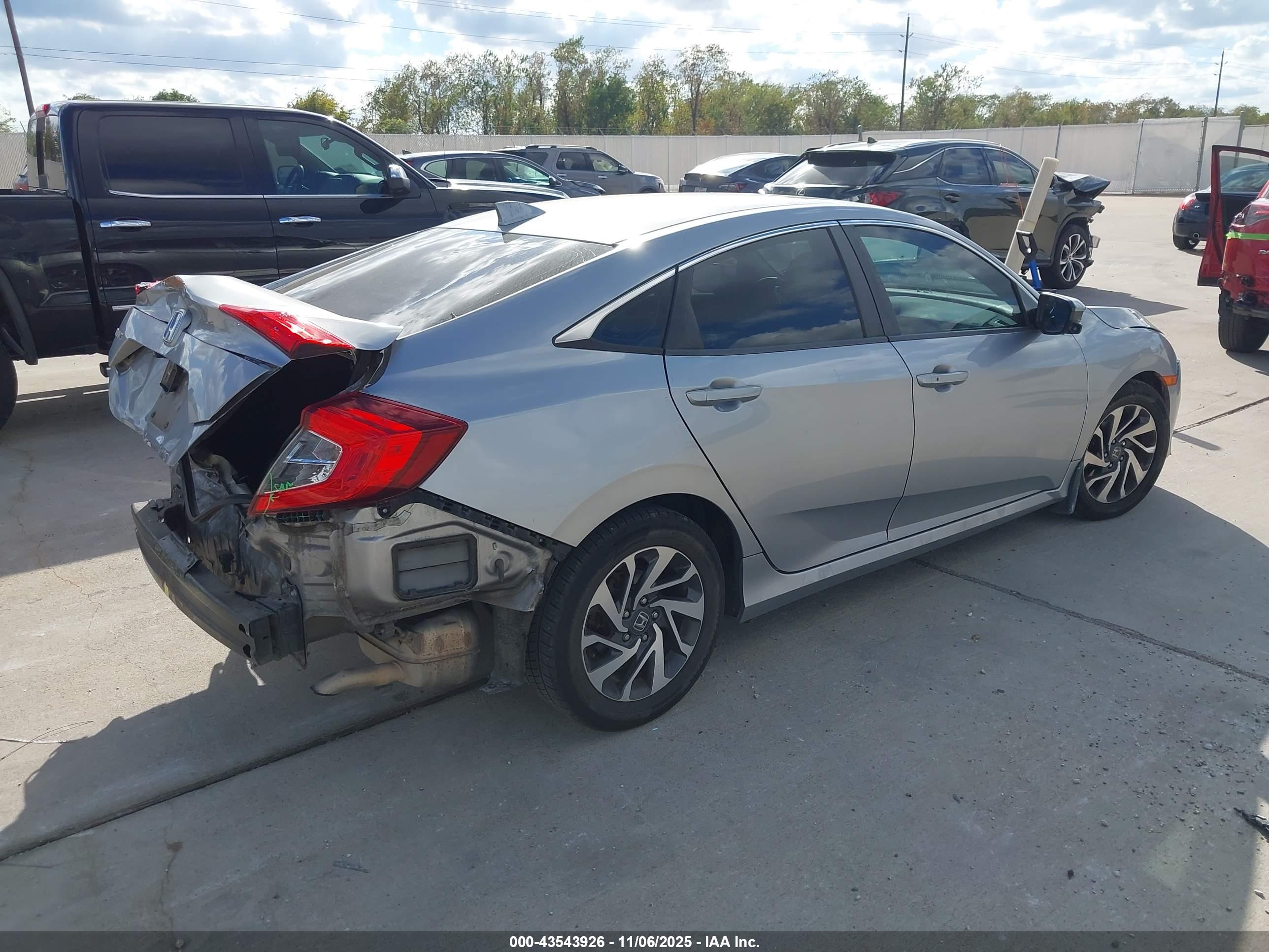 HONDA CIVIC image 4