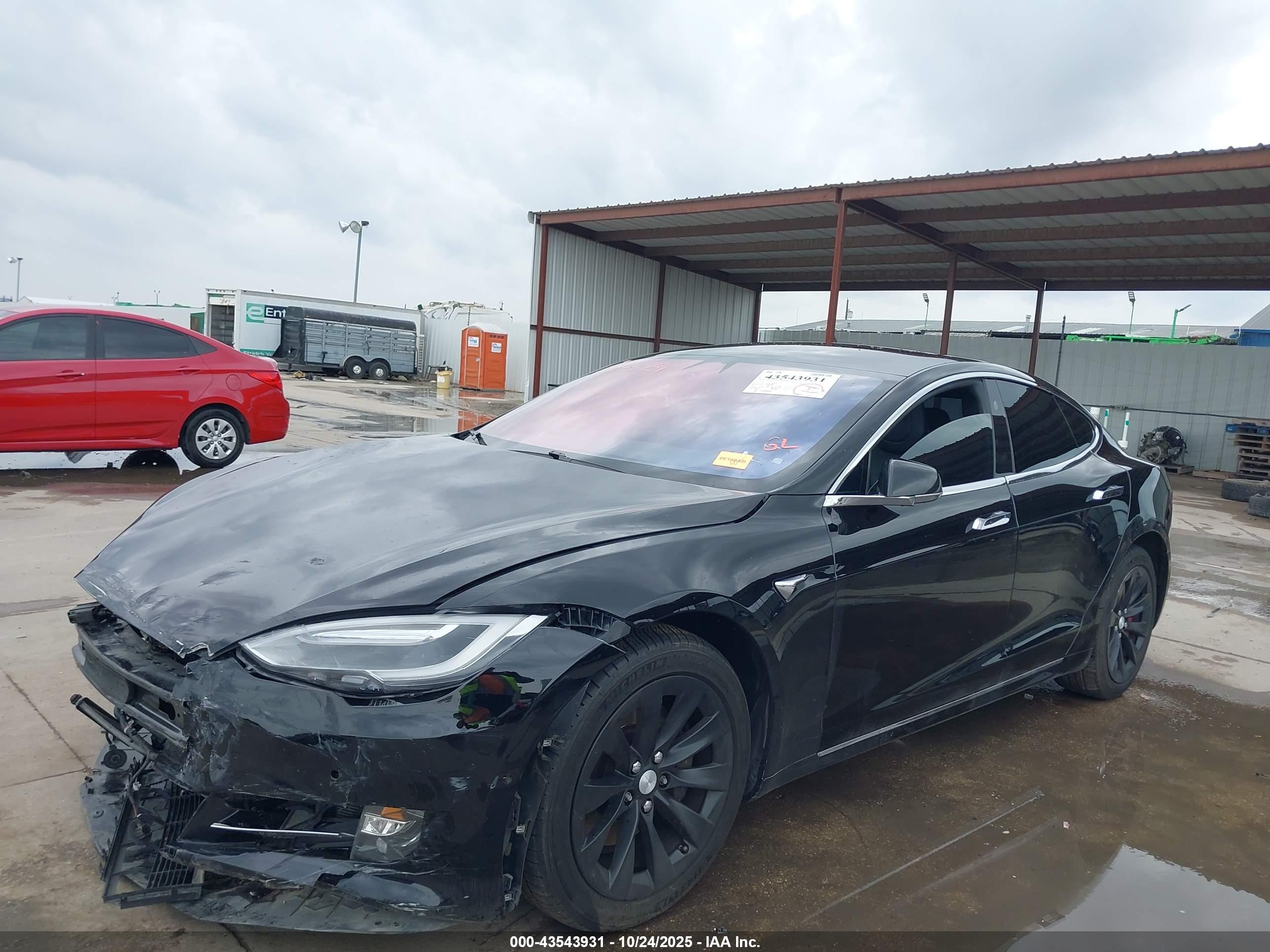 TESLA MODEL image 2