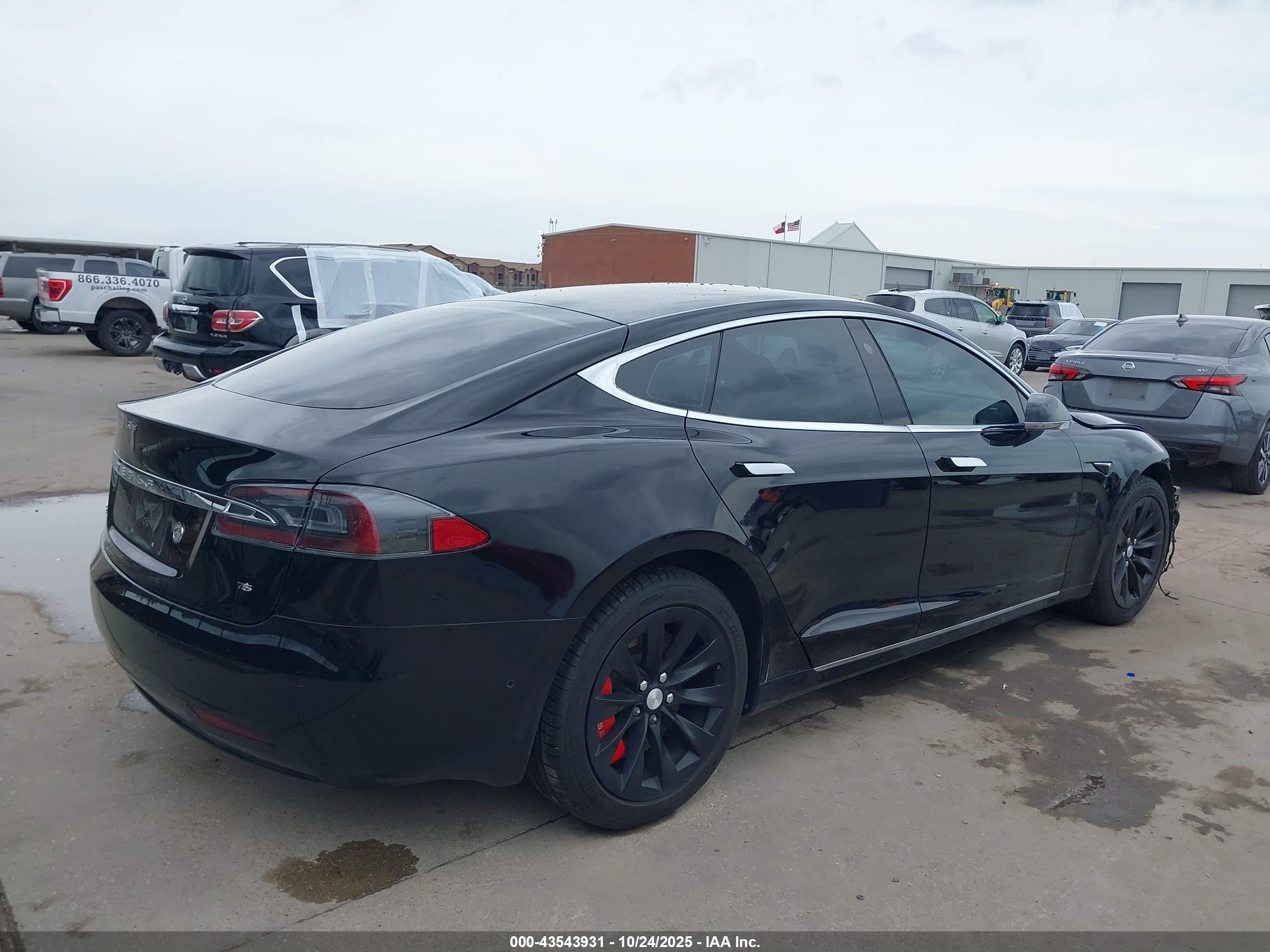 TESLA MODEL image 4