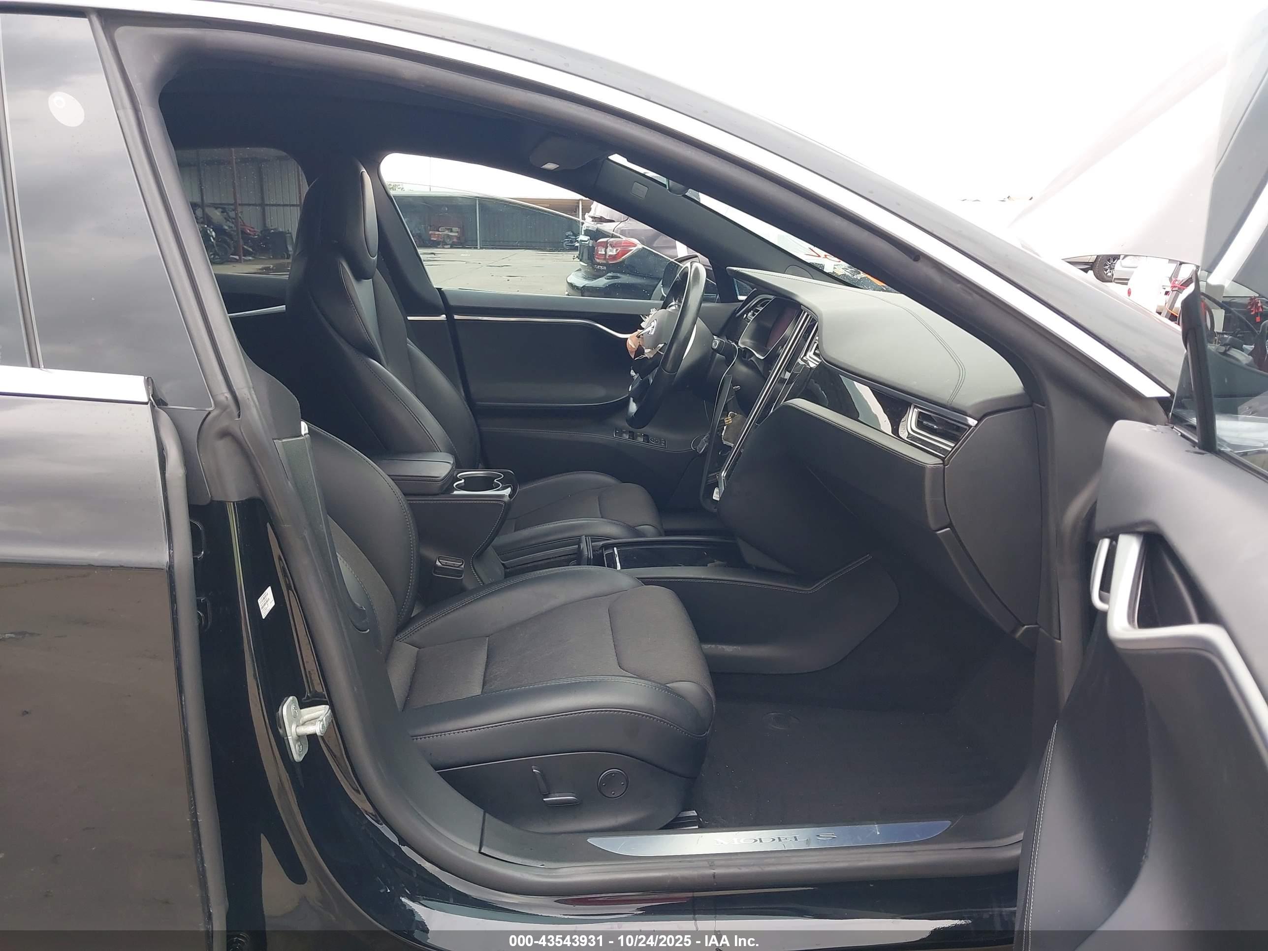 TESLA MODEL image 5