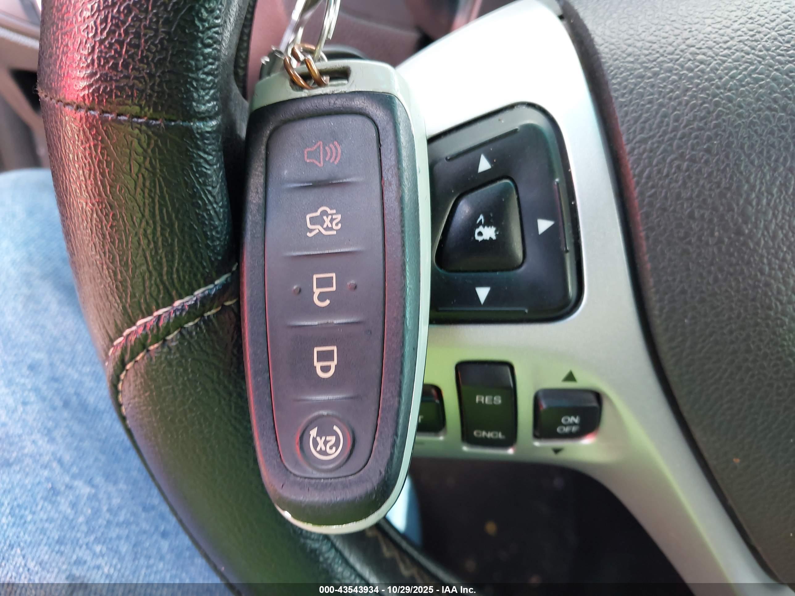 FORD EXPLORER image 11
