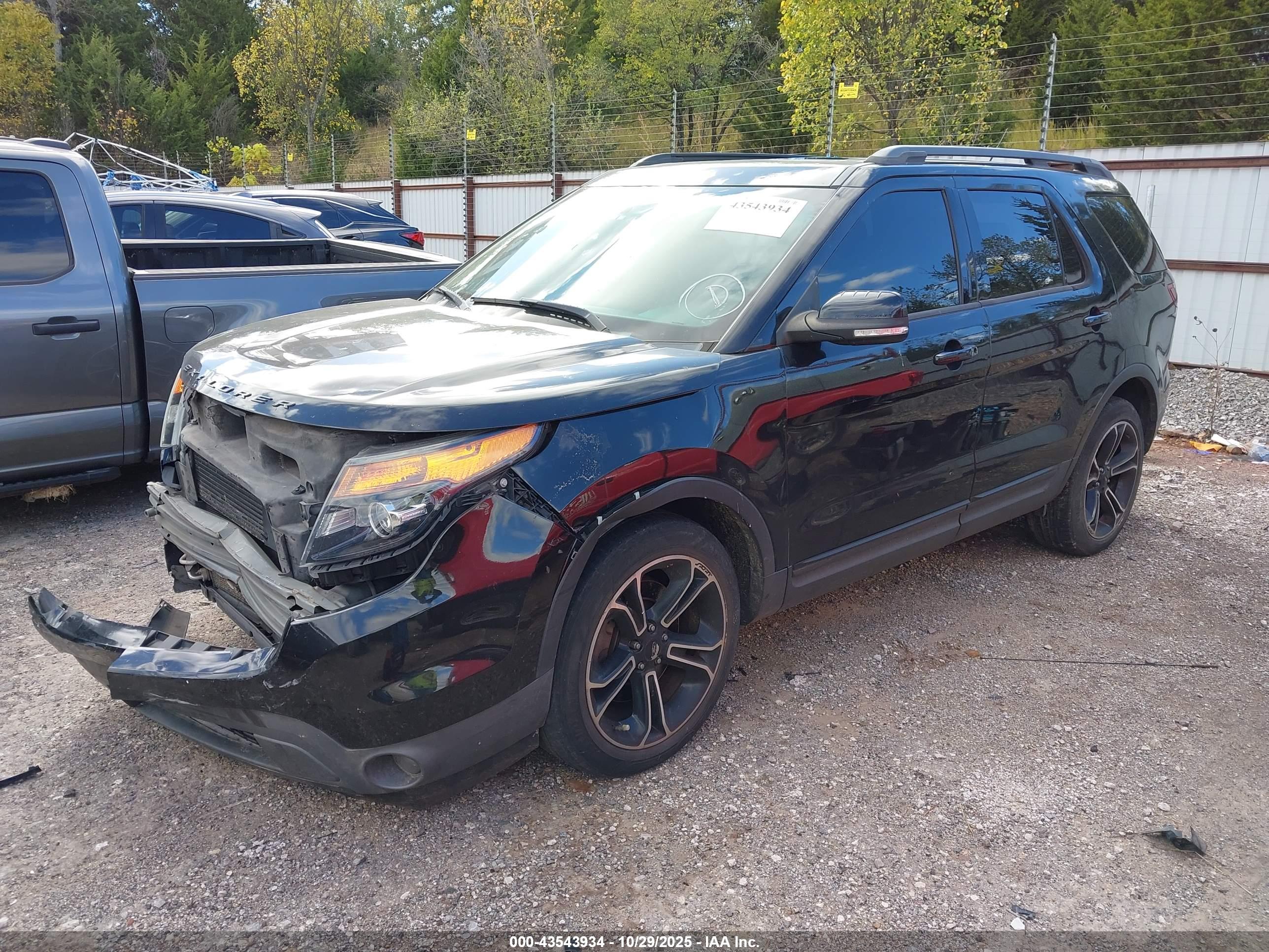 FORD EXPLORER image 2