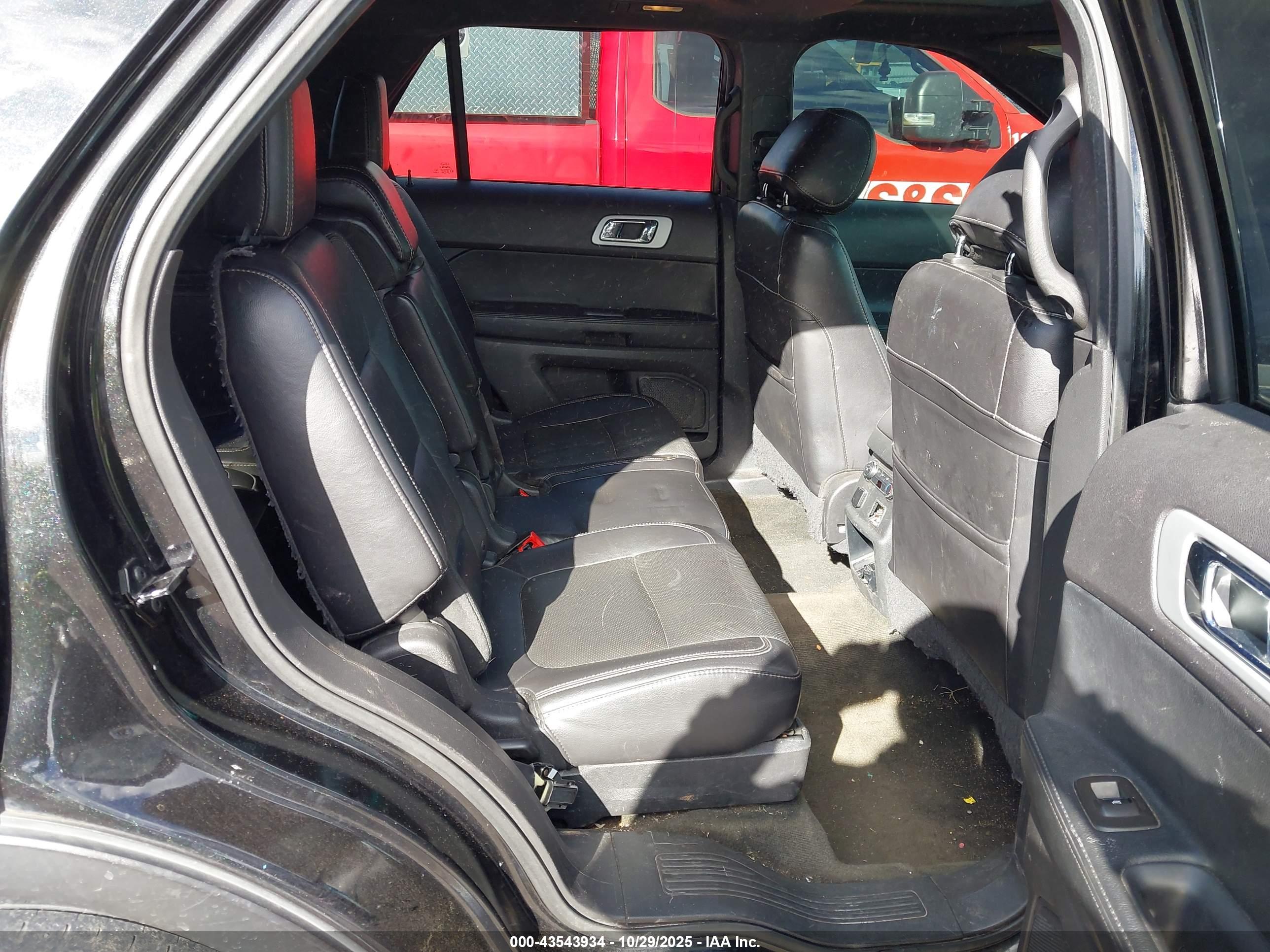 FORD EXPLORER image 8