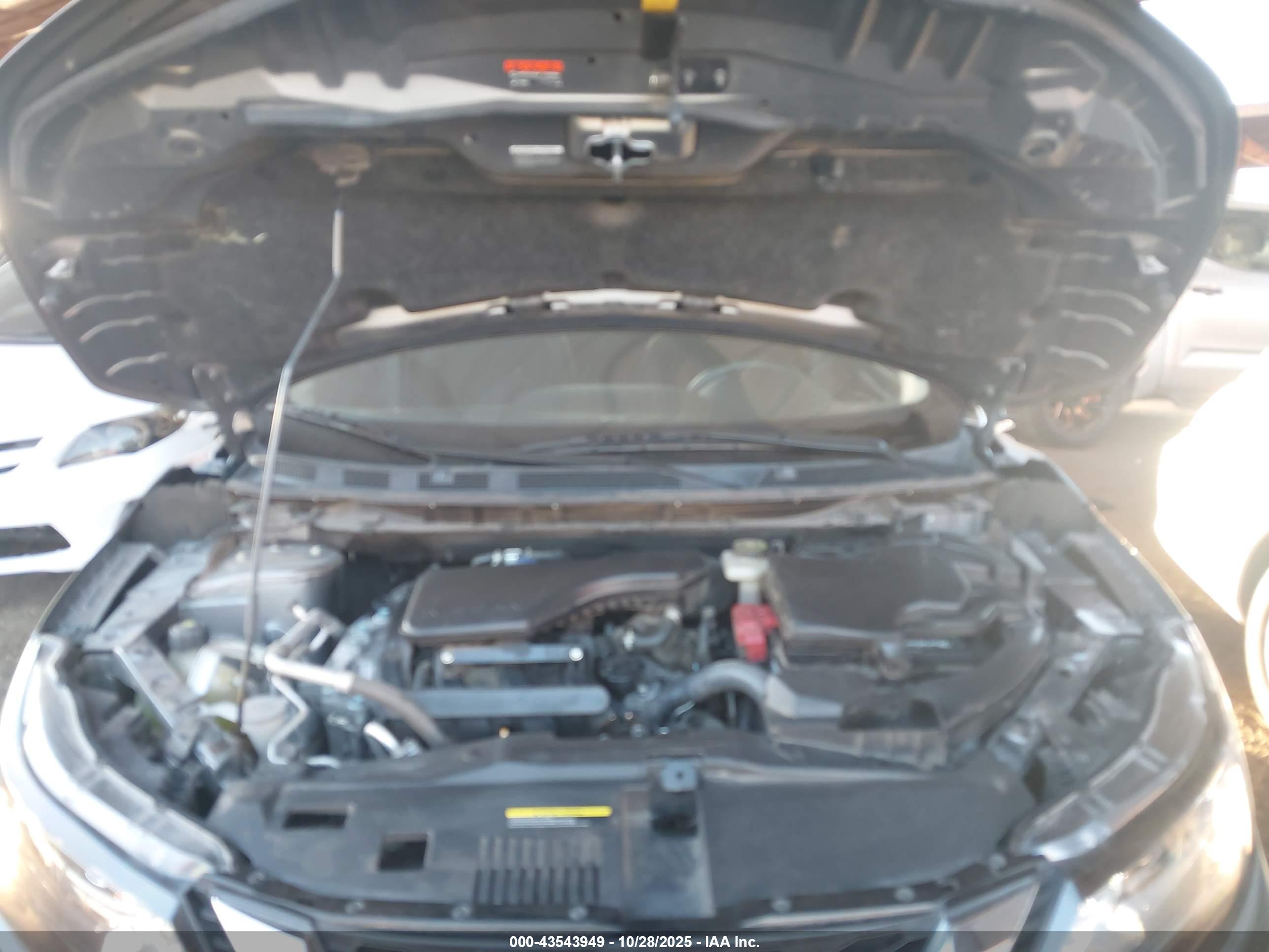 NISSAN ROGUE image 10