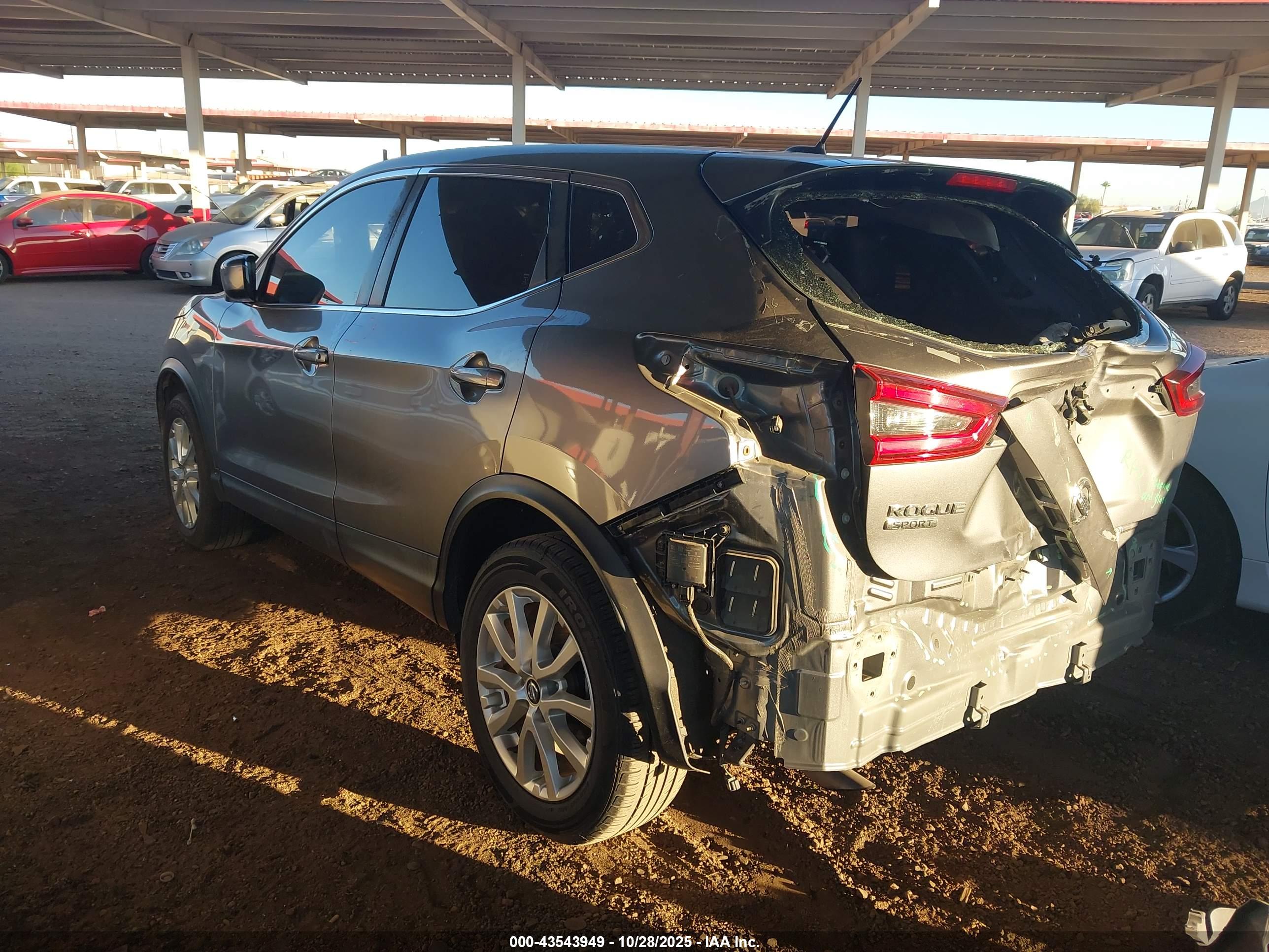 NISSAN ROGUE image 3