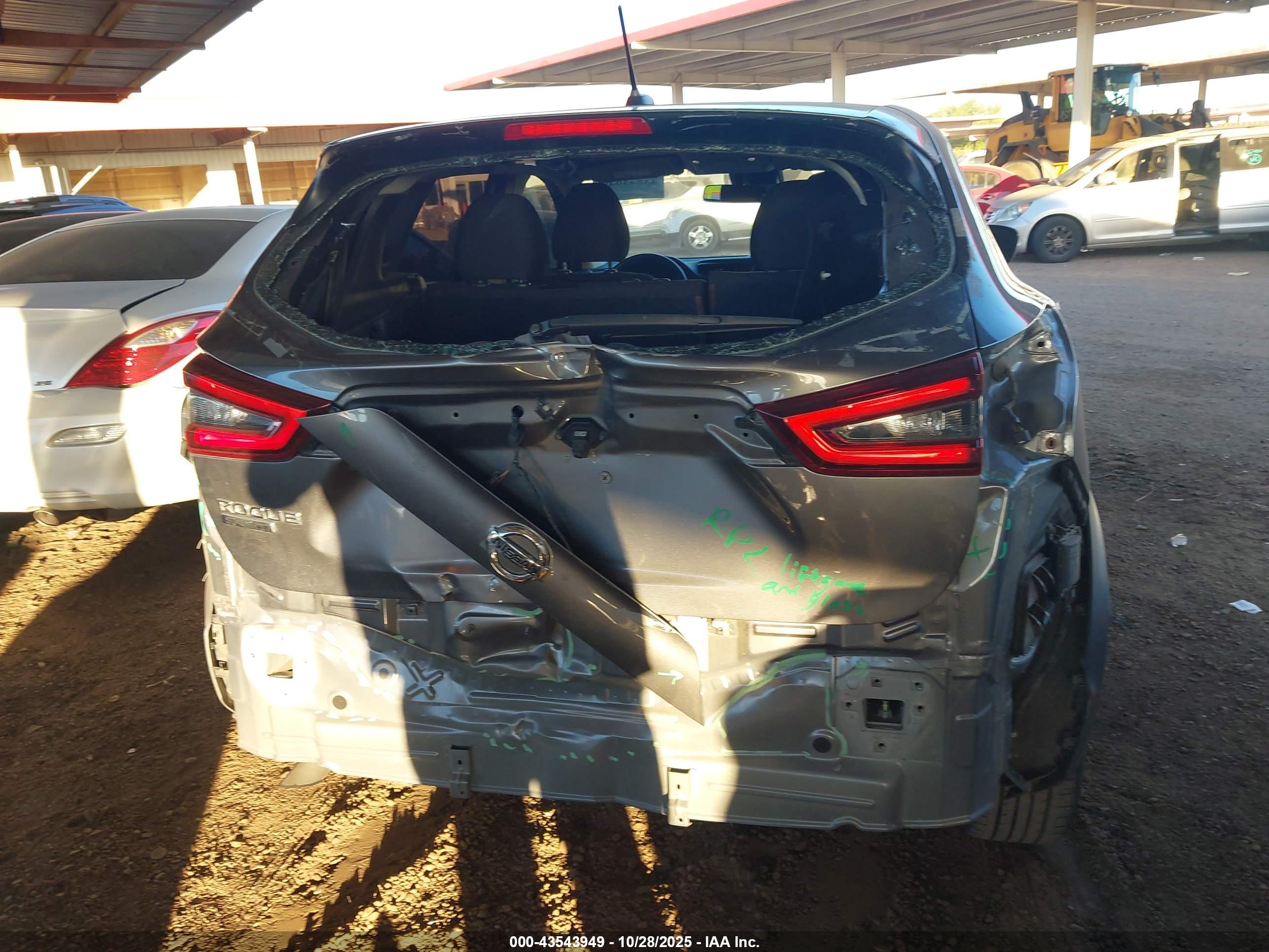 NISSAN ROGUE image 6