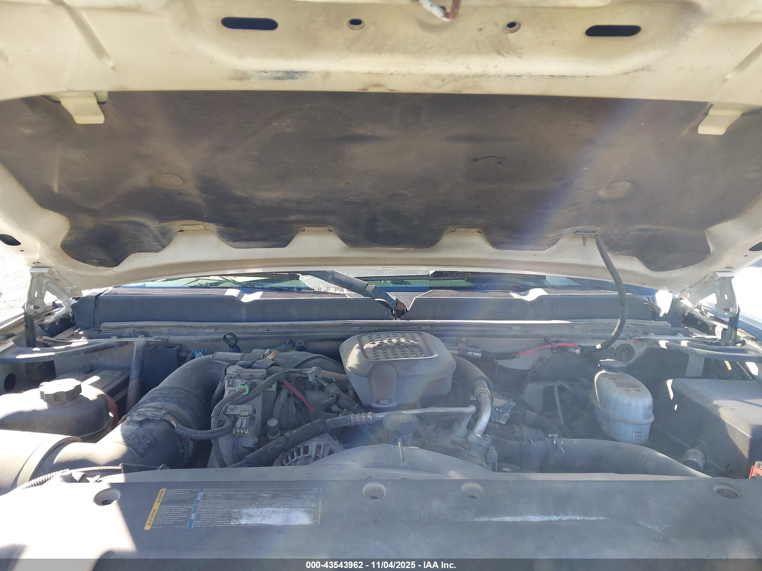 CHEVROLET SILVERADO image 10