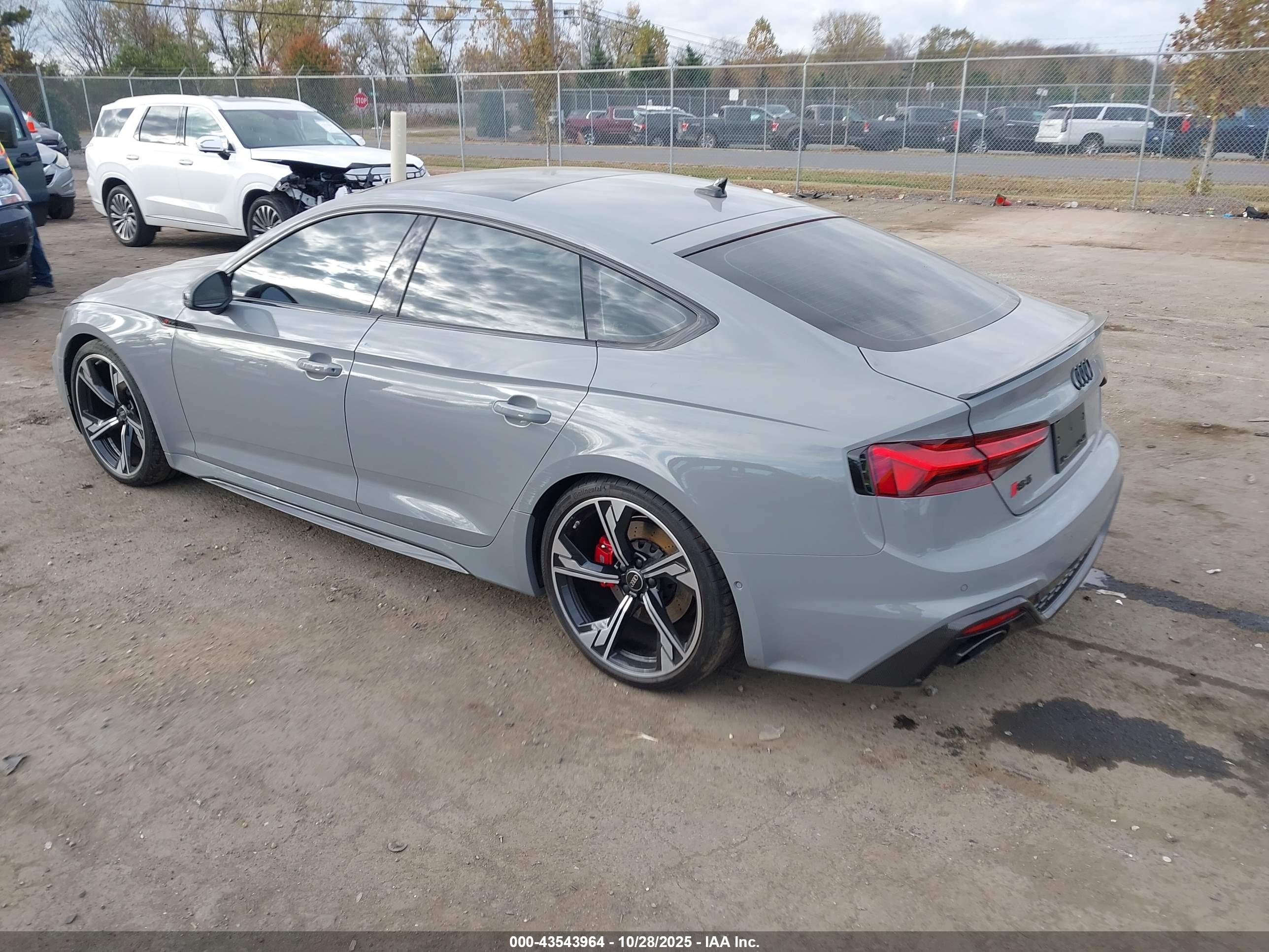 AUDI RS image 3
