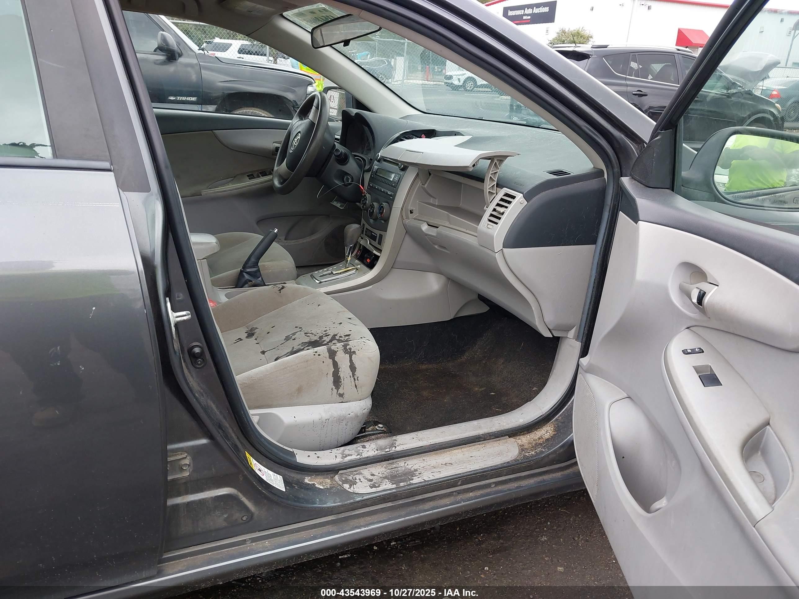 TOYOTA COROLLA image 5