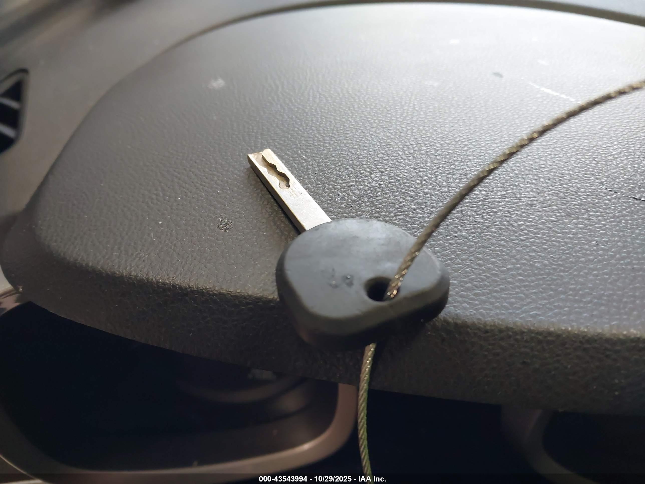 CHEVROLET EQUINOX image 11