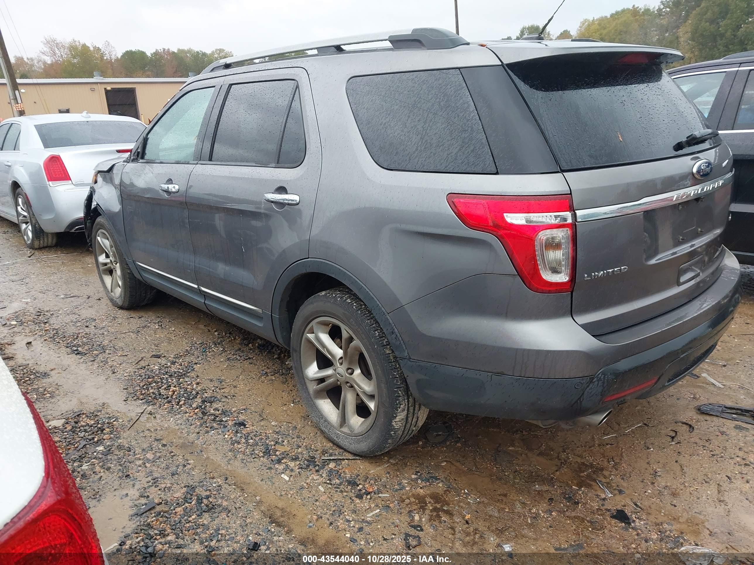 FORD EXPLORER image 3
