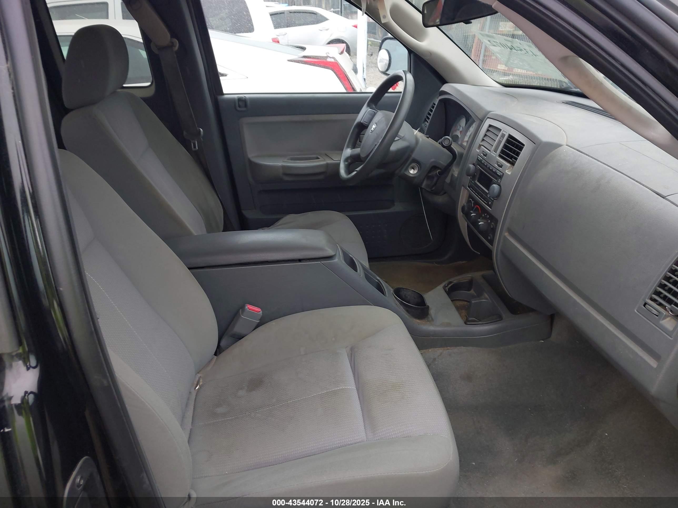 DODGE DAKOTA image 5