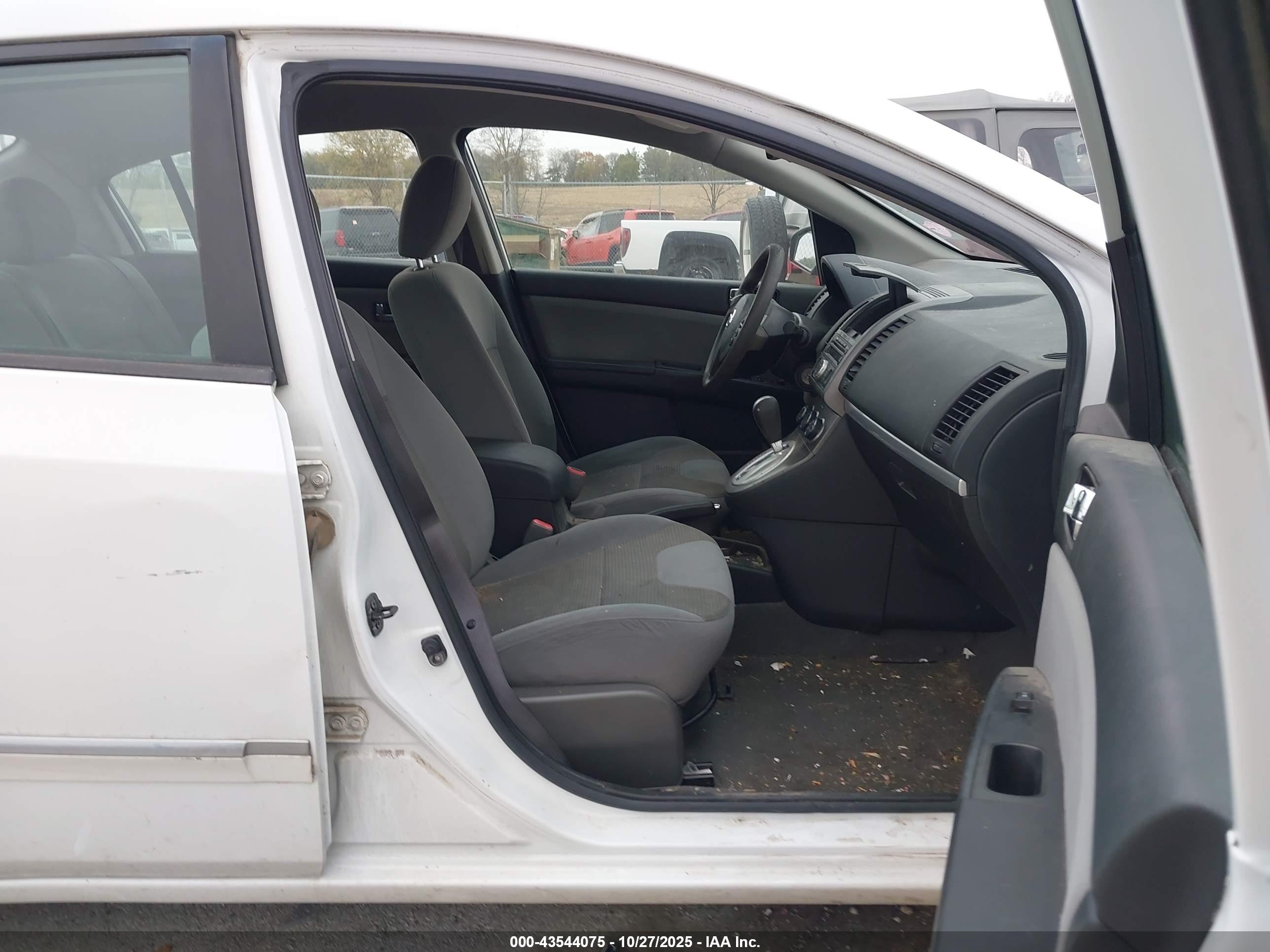 NISSAN SENTRA image 5