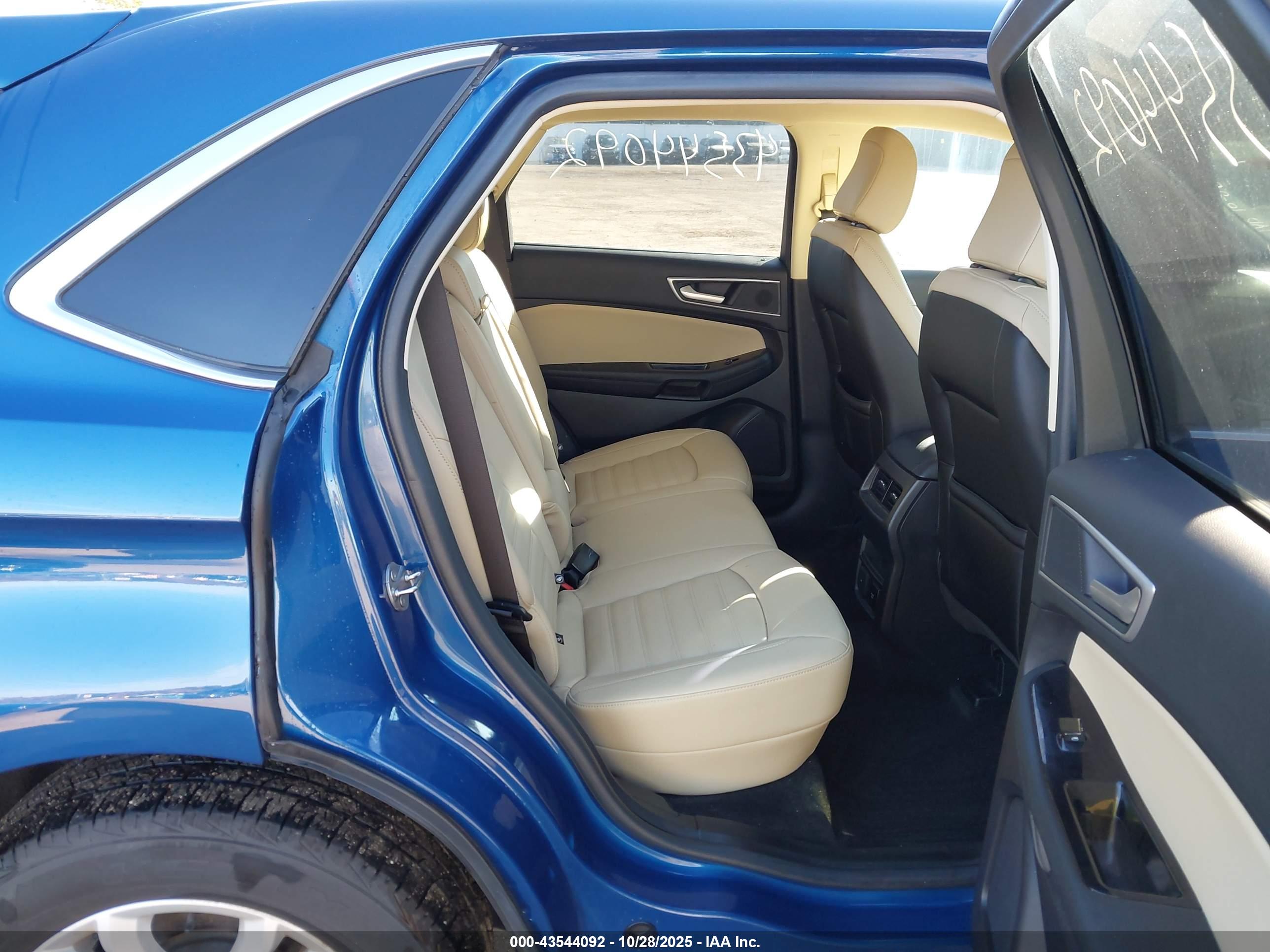 FORD EDGE image 8