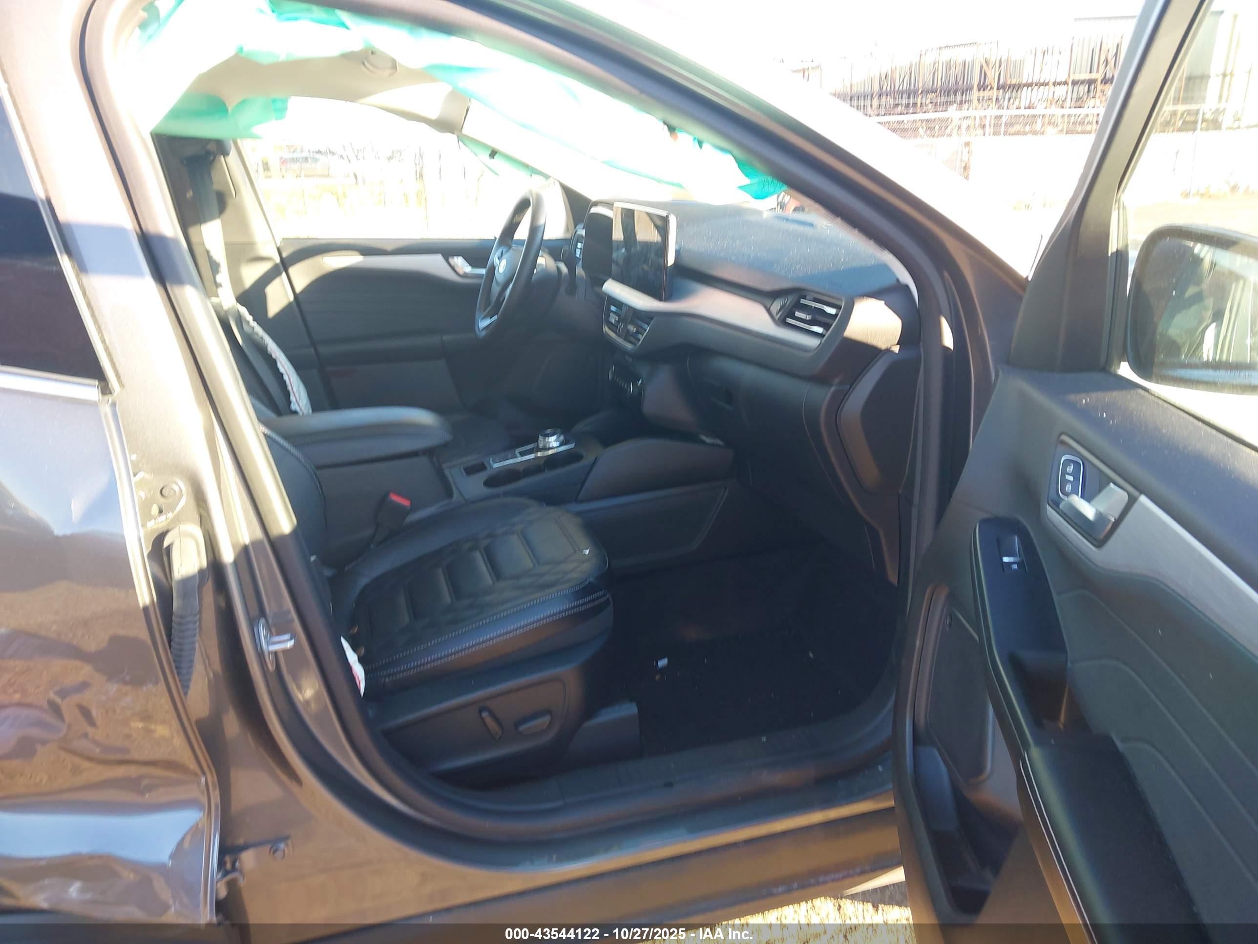 FORD ESCAPE image 5