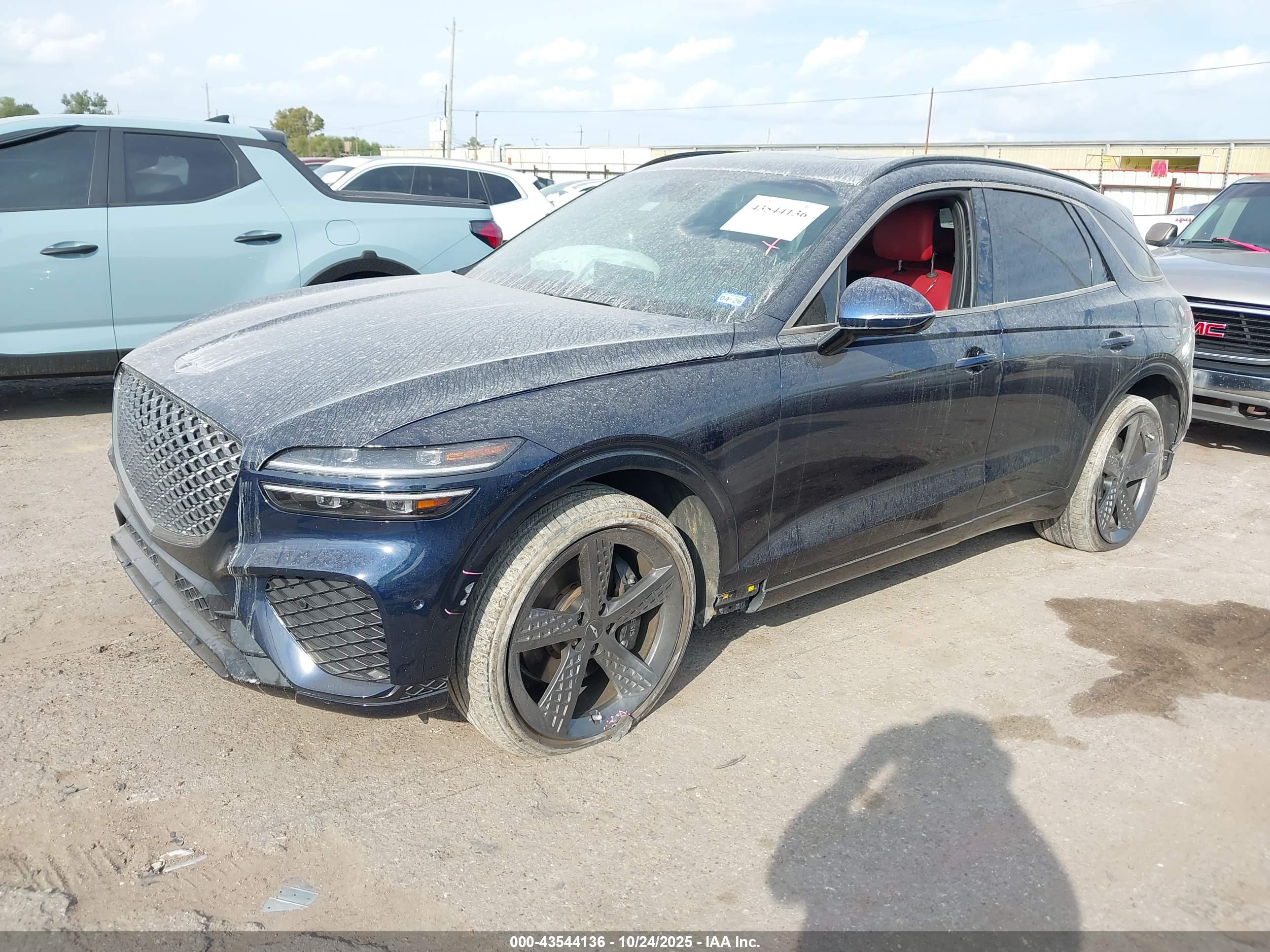 GENESIS GV70 image 2