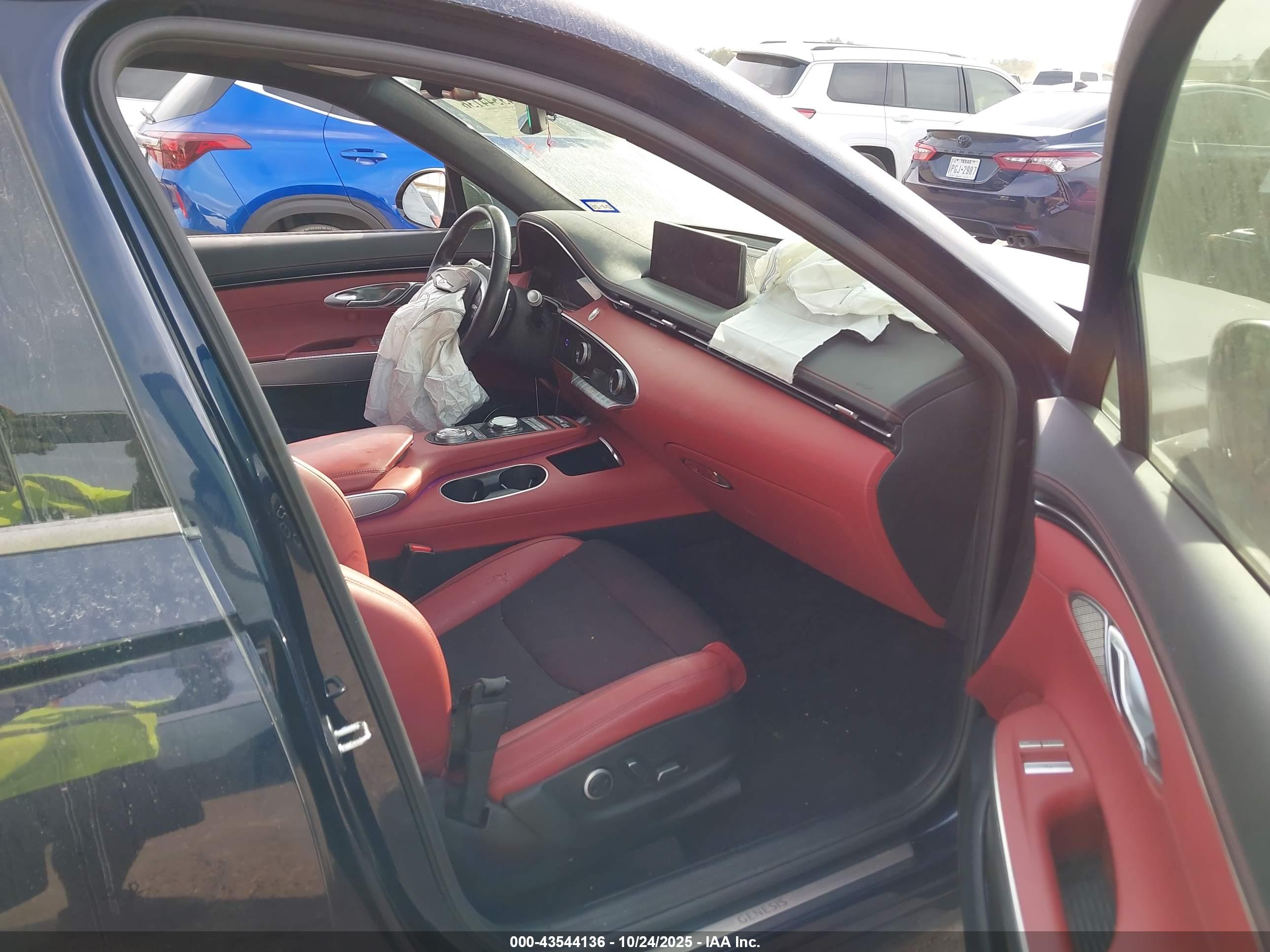 GENESIS GV70 image 5