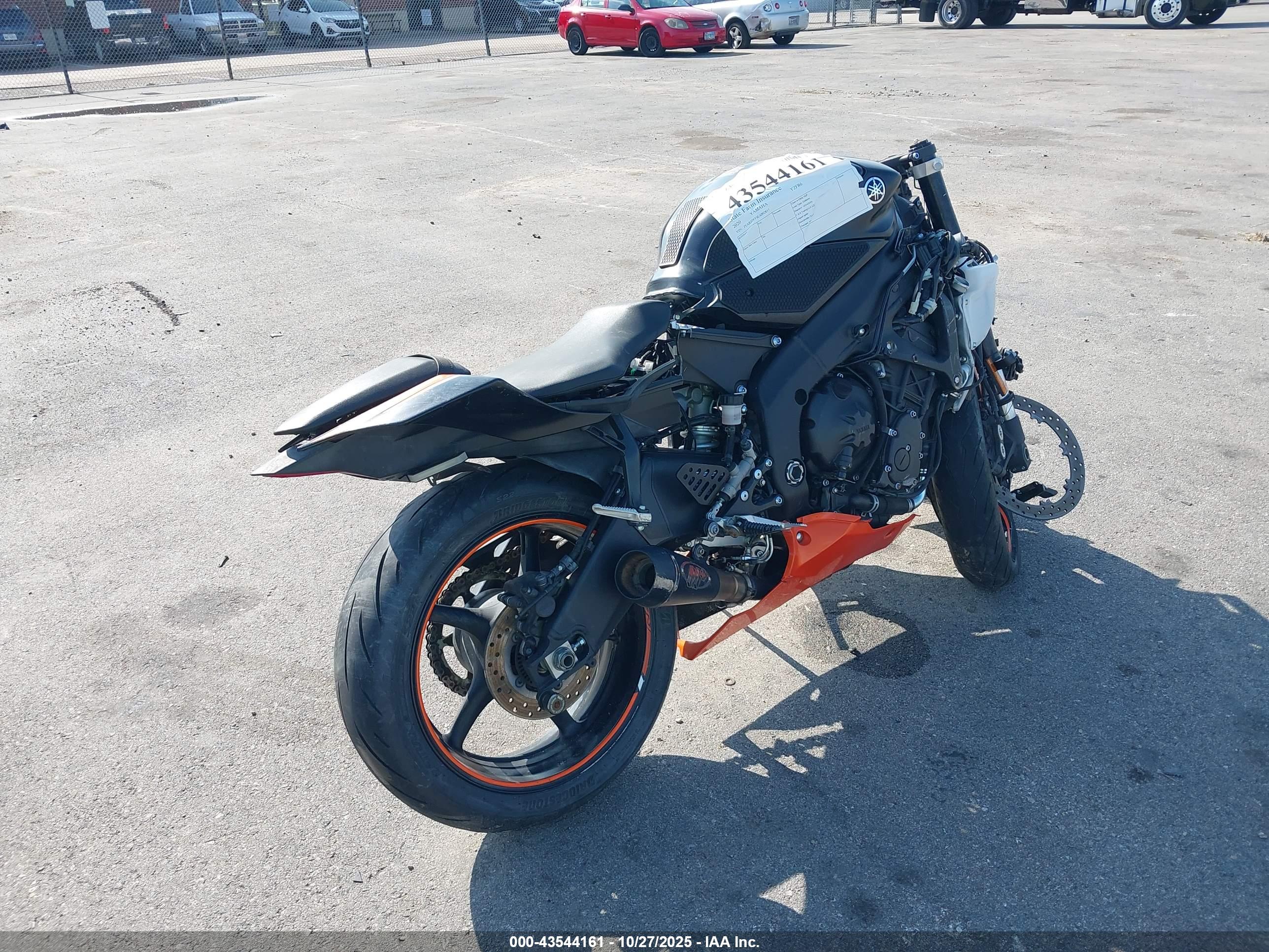 YAMAHA YZFR6 image 4