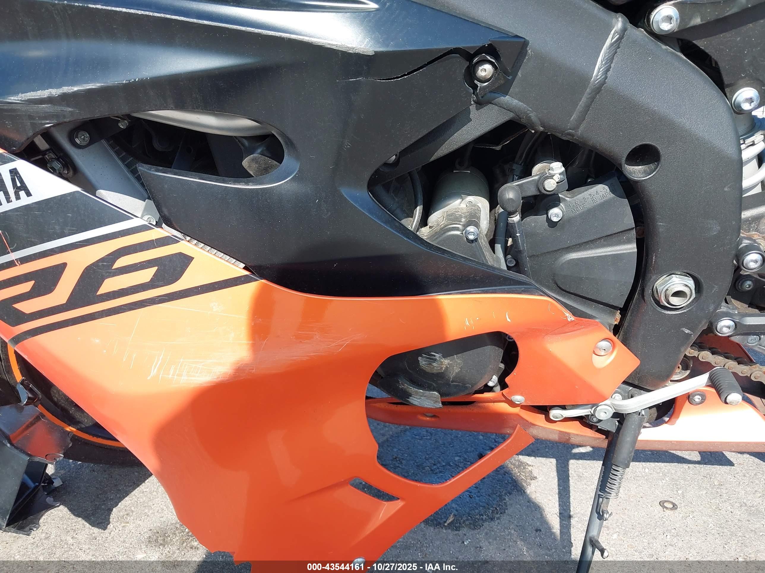 YAMAHA YZFR6 image 9