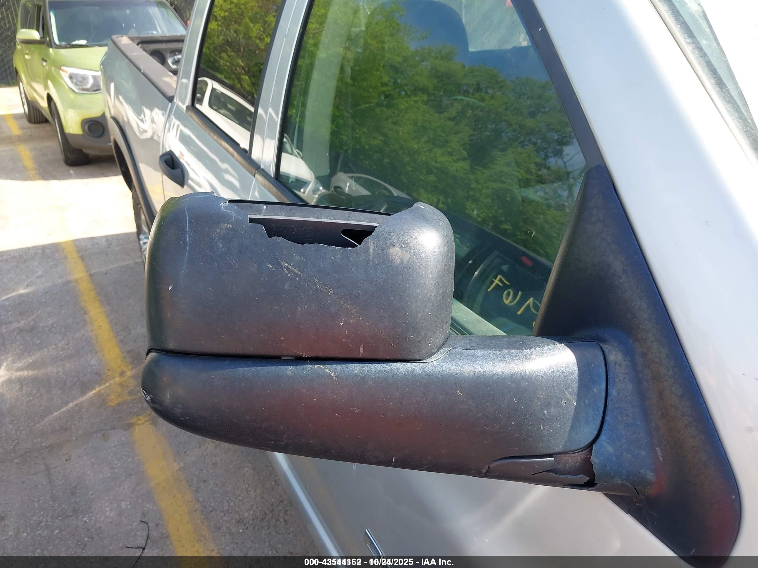 DODGE RAM image 6