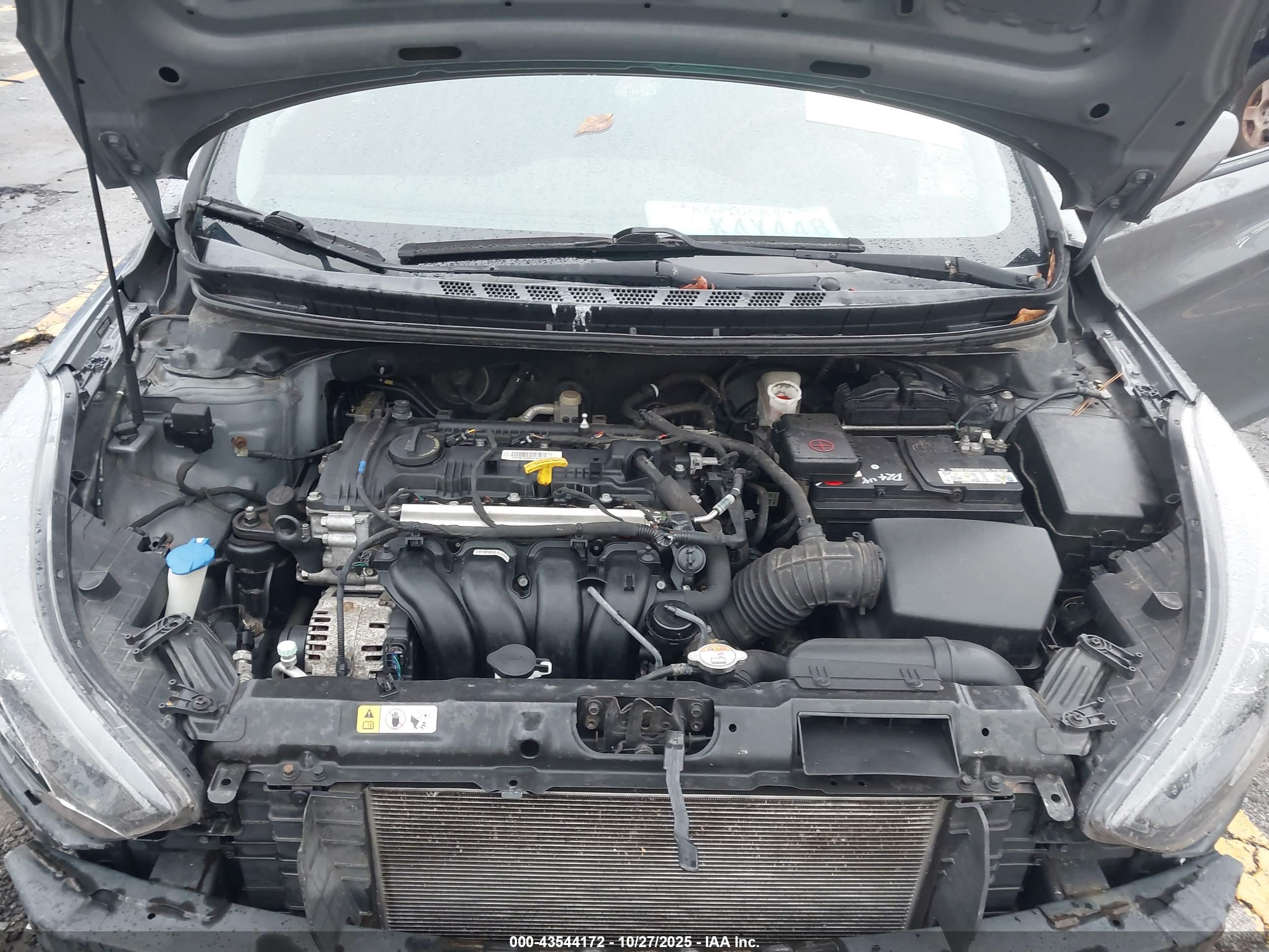 HYUNDAI ELANTRA image 10