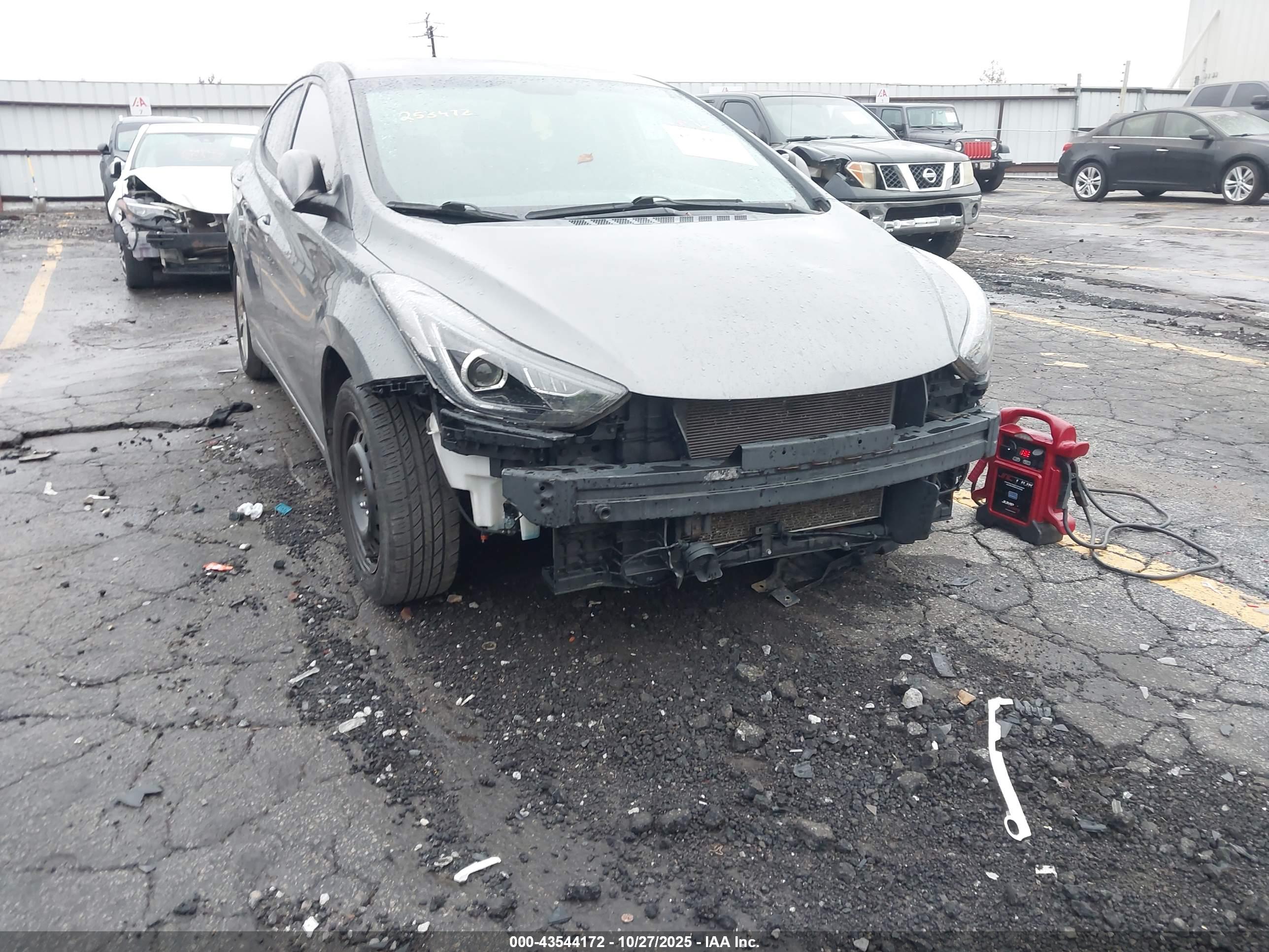 HYUNDAI ELANTRA image 6