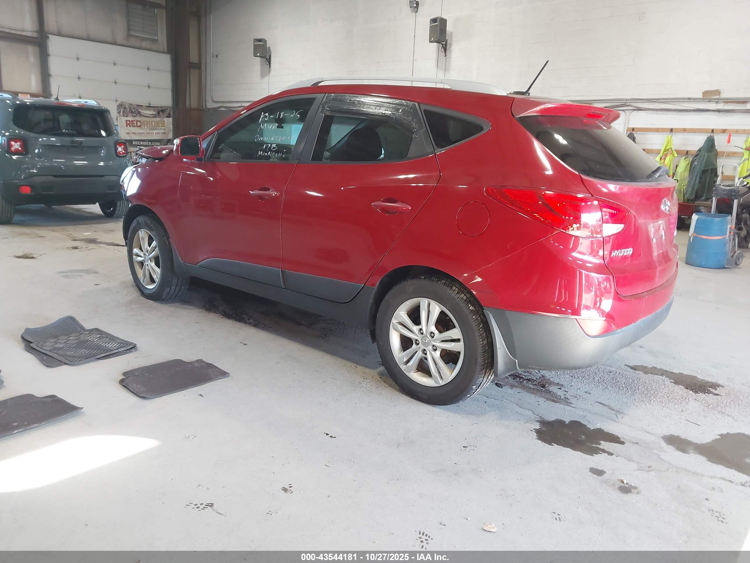HYUNDAI TUCSON image 3