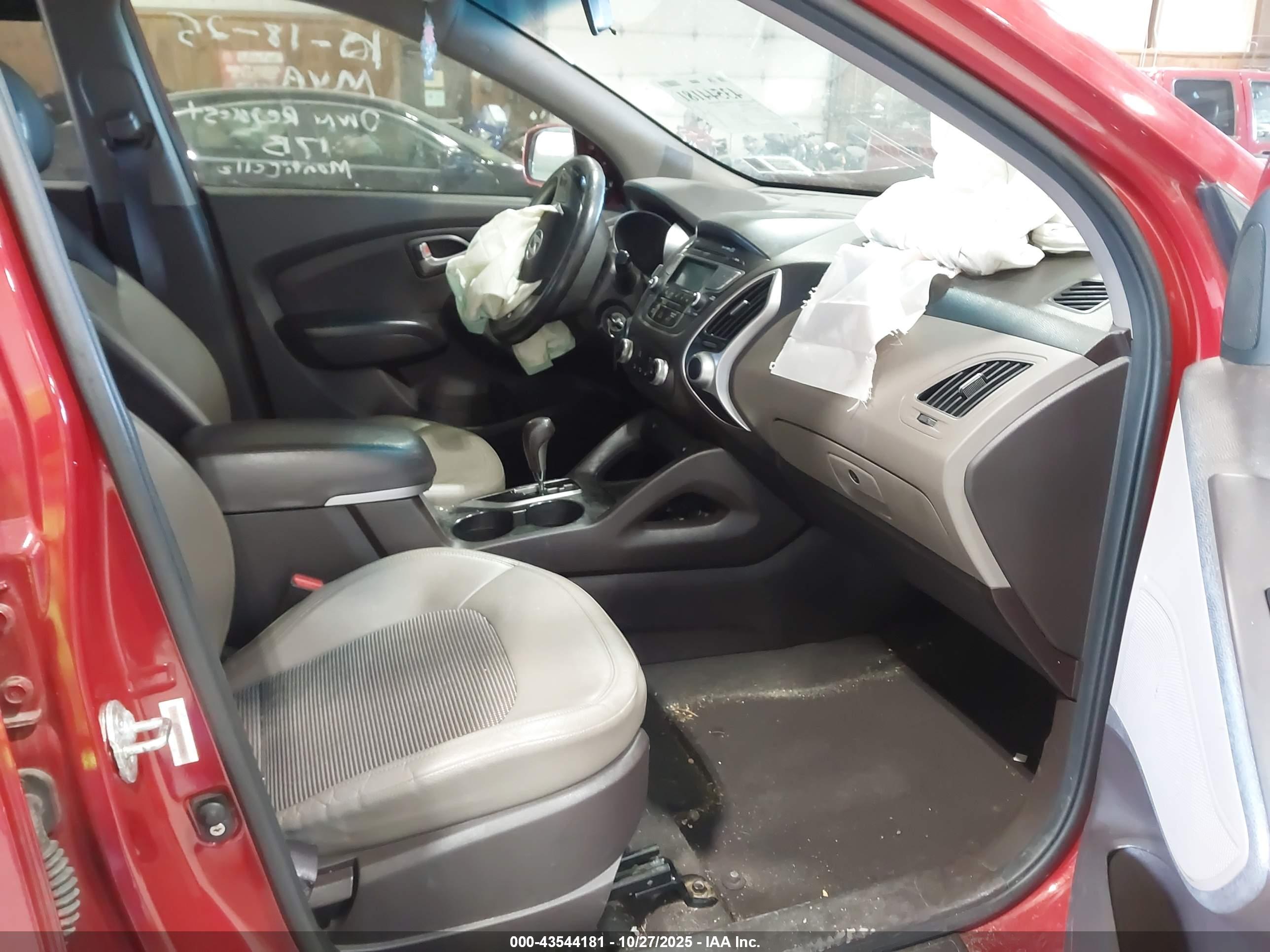 HYUNDAI TUCSON image 5