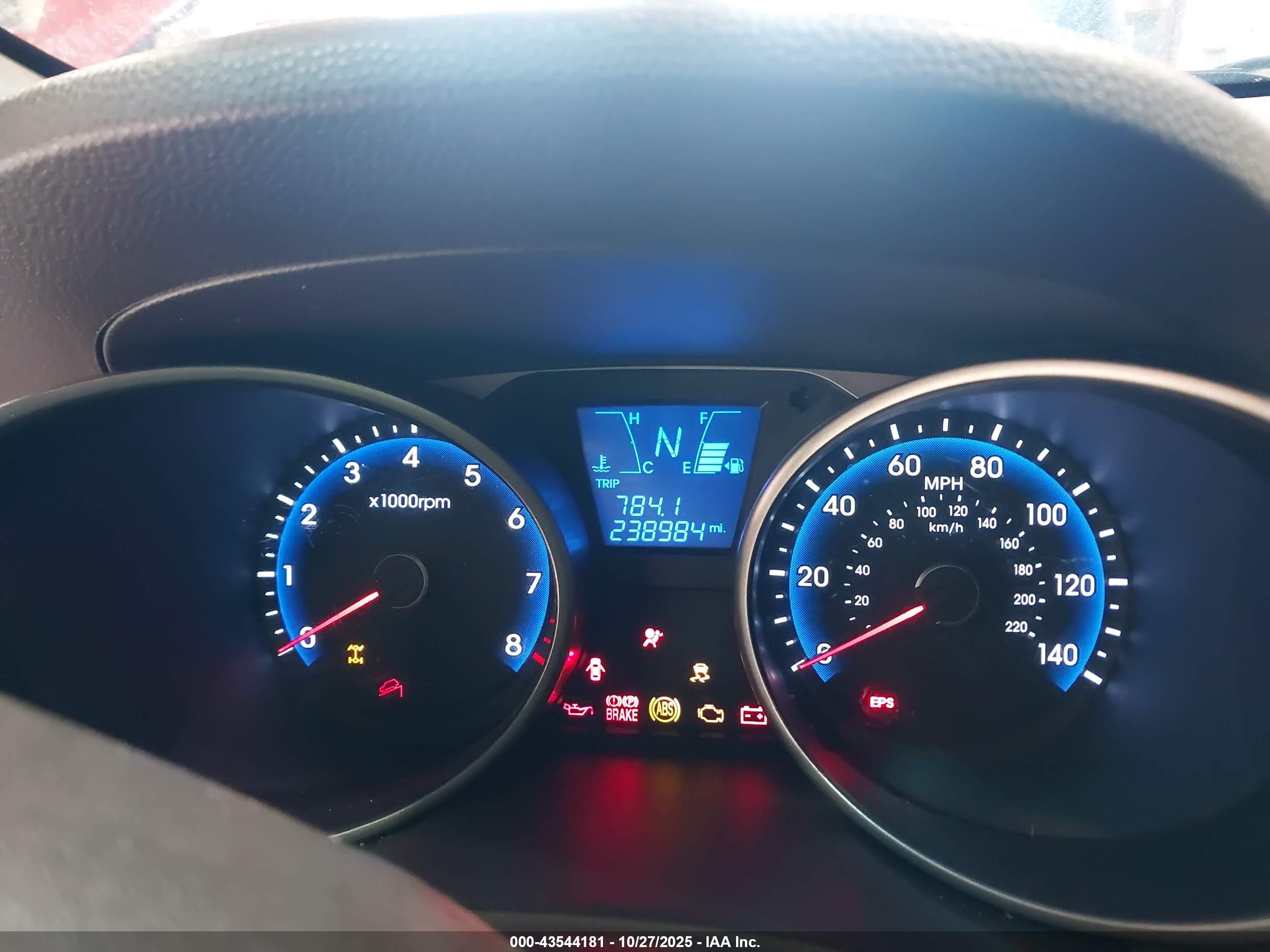HYUNDAI TUCSON image 7