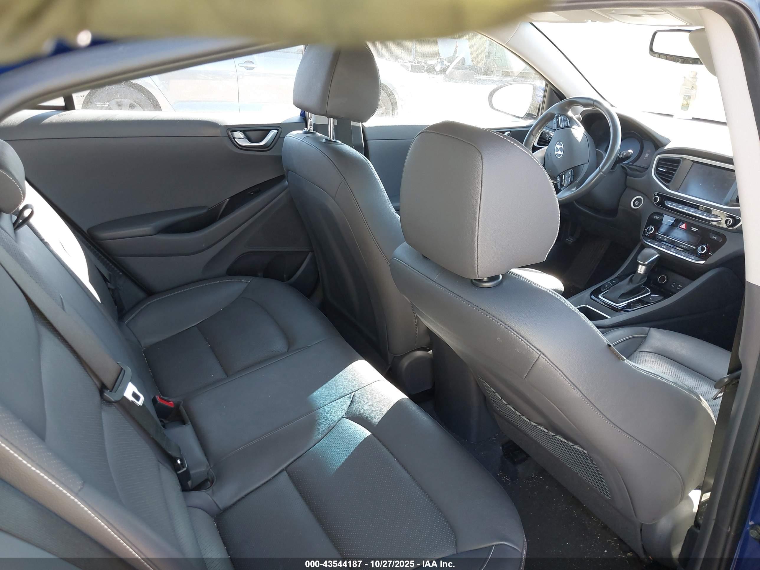 HYUNDAI IONIQ image 8