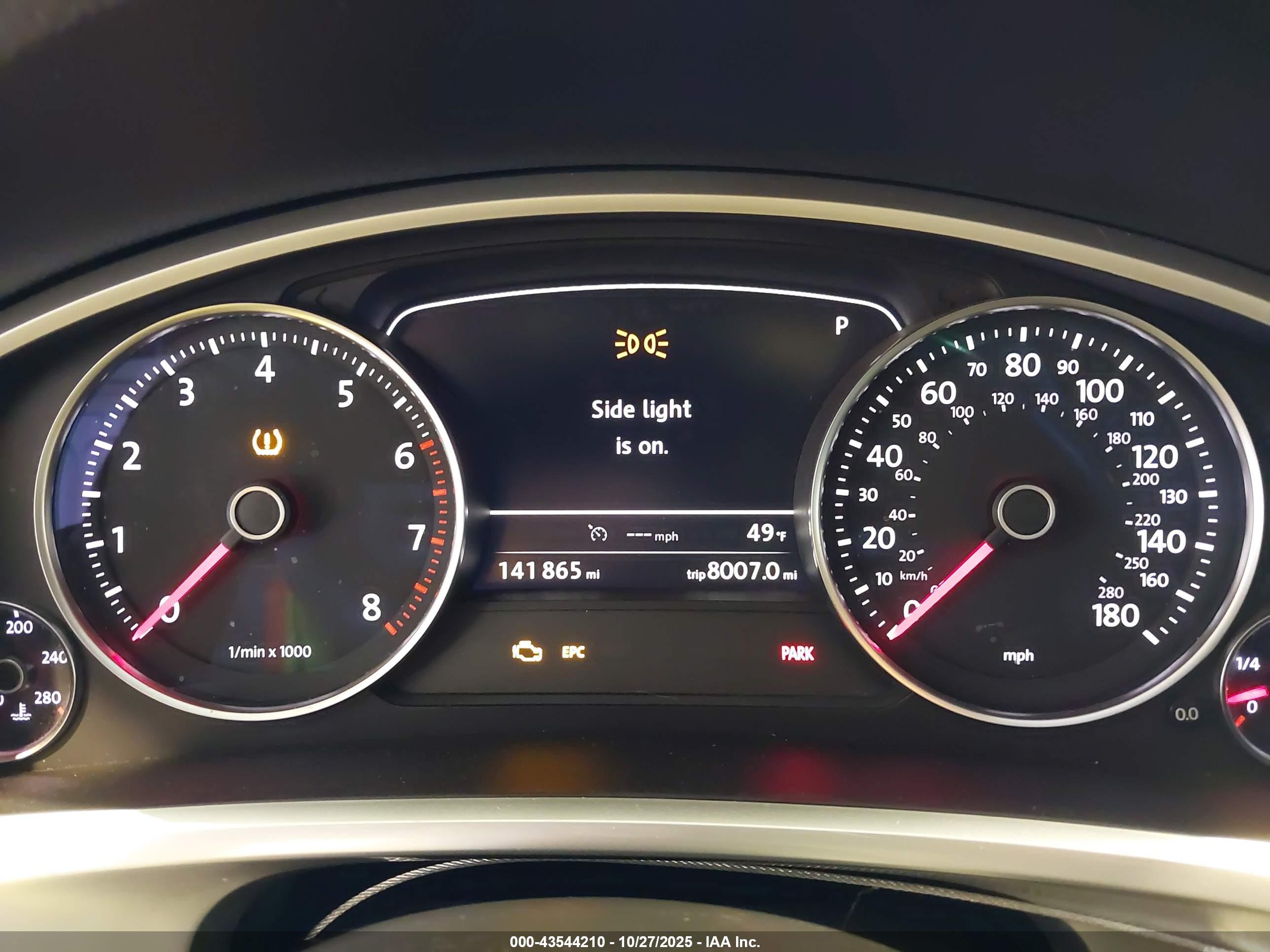 VOLKSWAGEN TOUAREG image 7