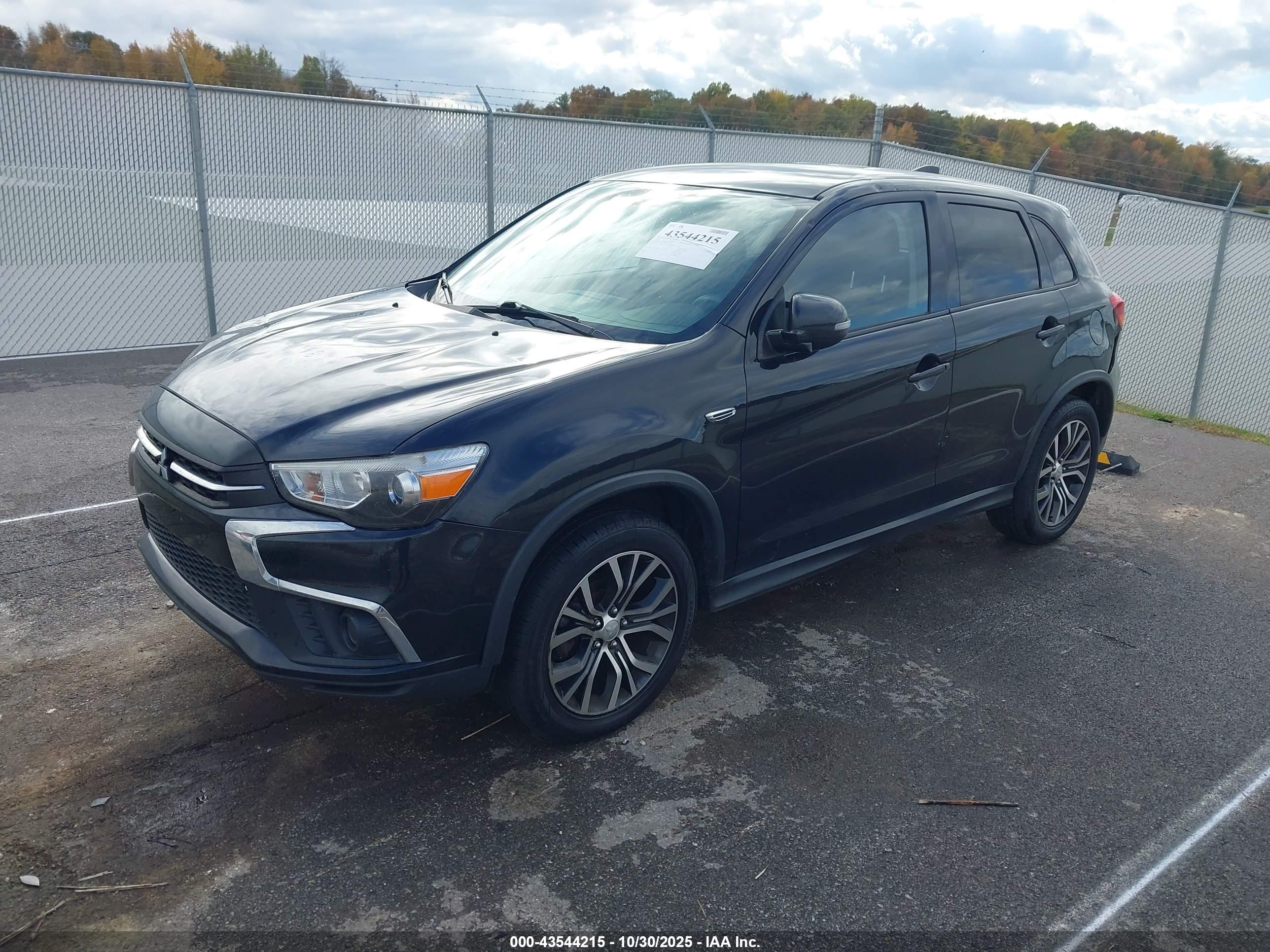 MITSUBISHI OUTLANDER image 2