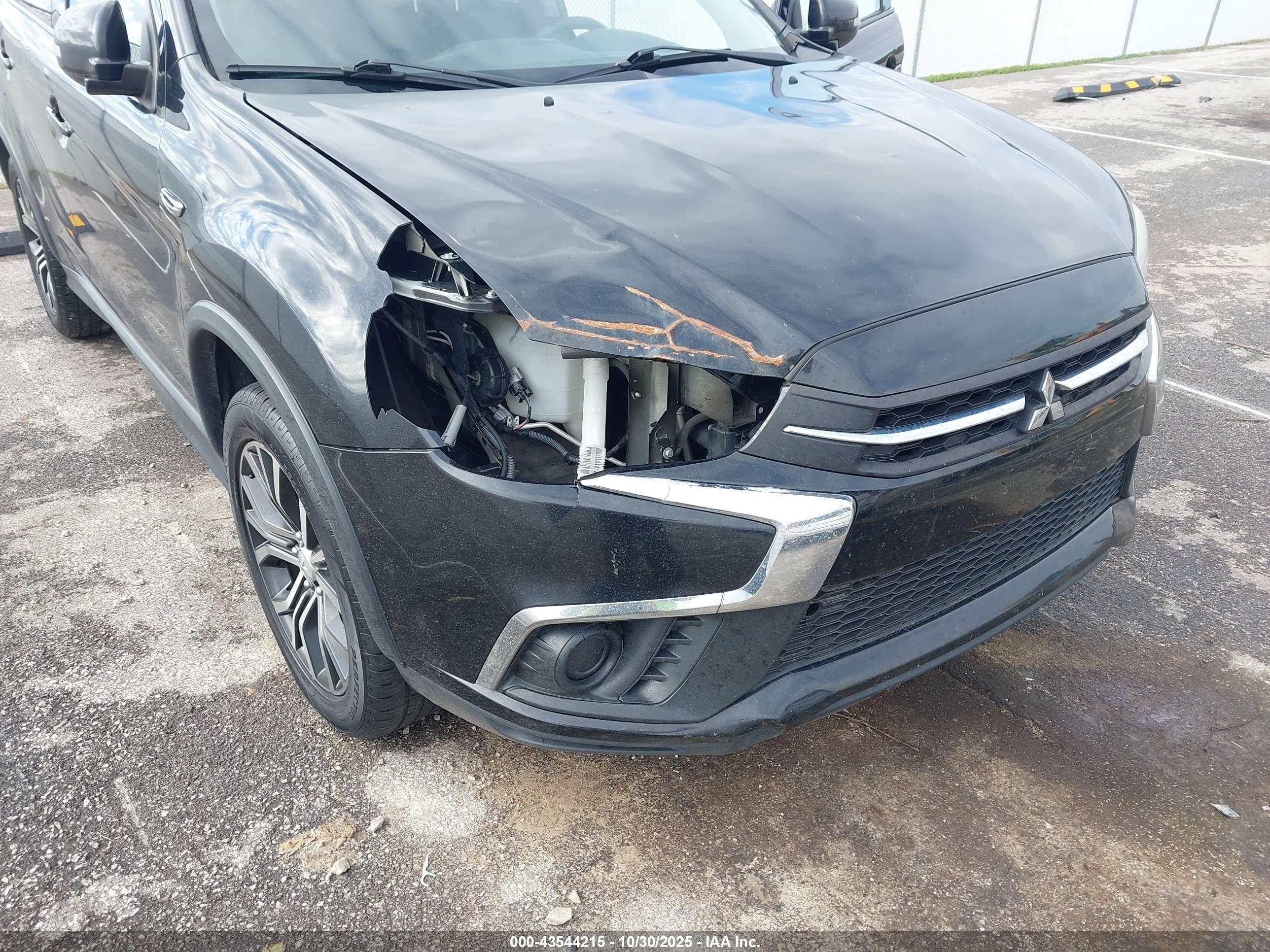 MITSUBISHI OUTLANDER image 6