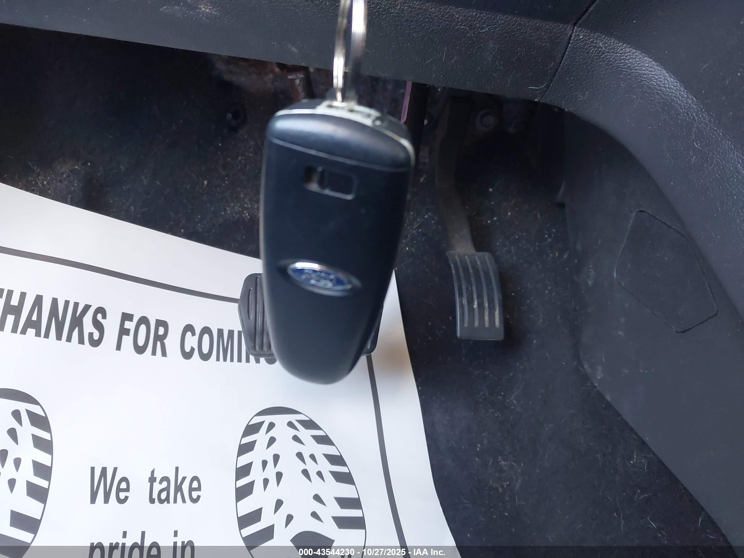 FORD ESCAPE image 11