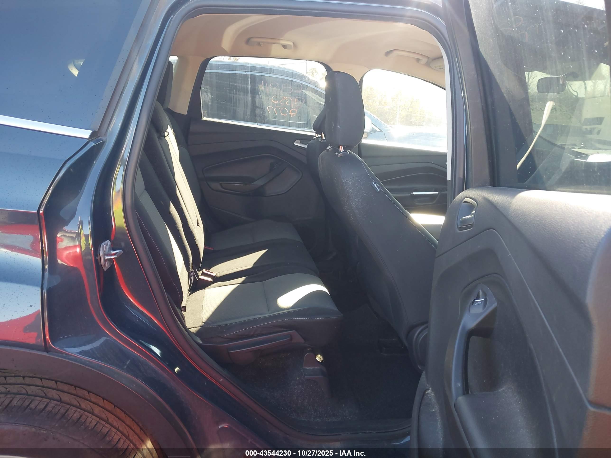 FORD ESCAPE image 8