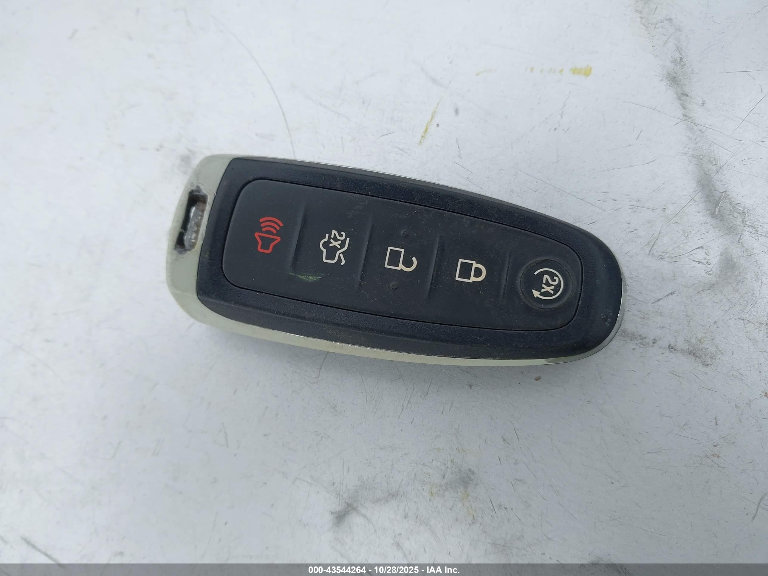 FORD TAURUS image 11